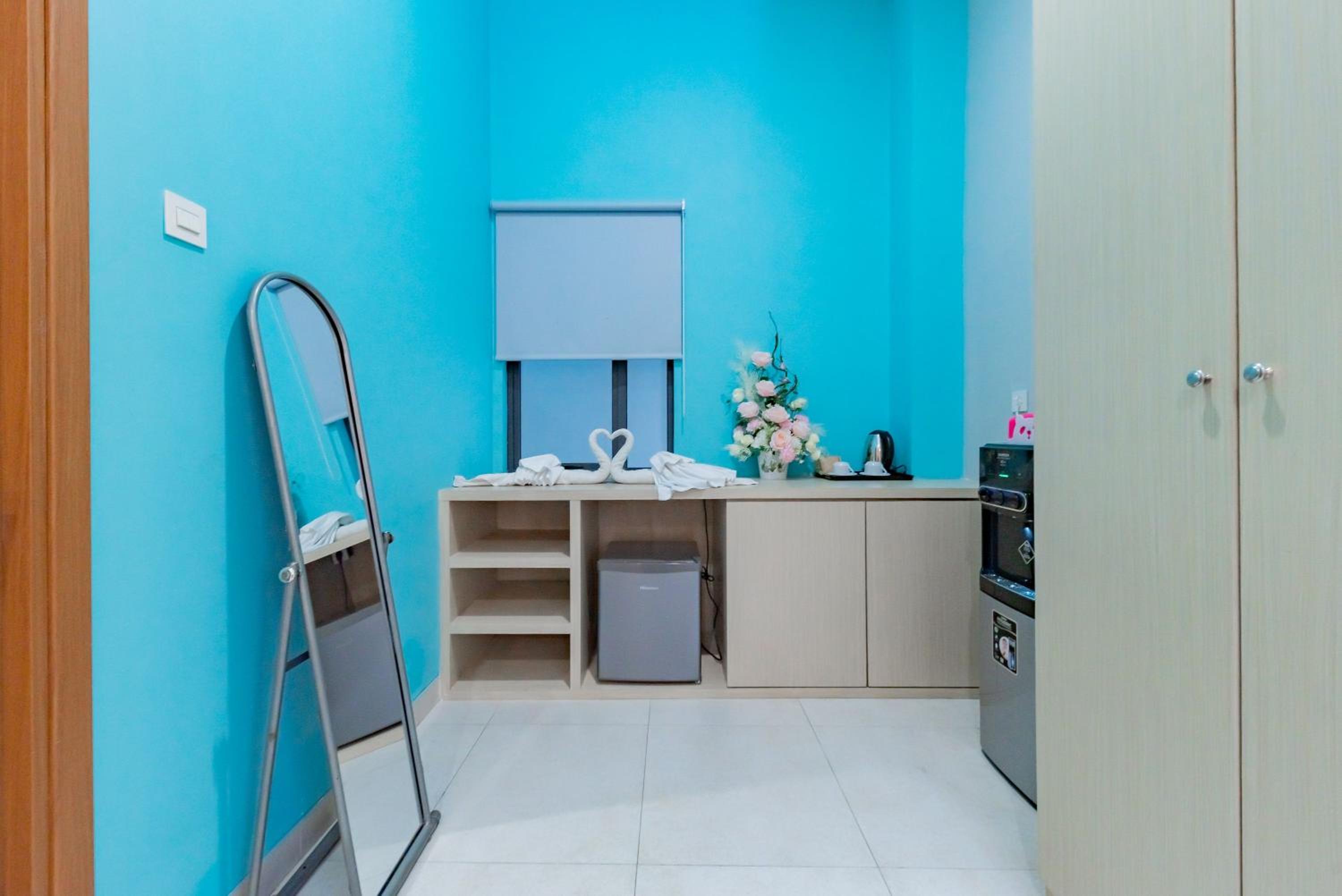 Suite - Photo 14