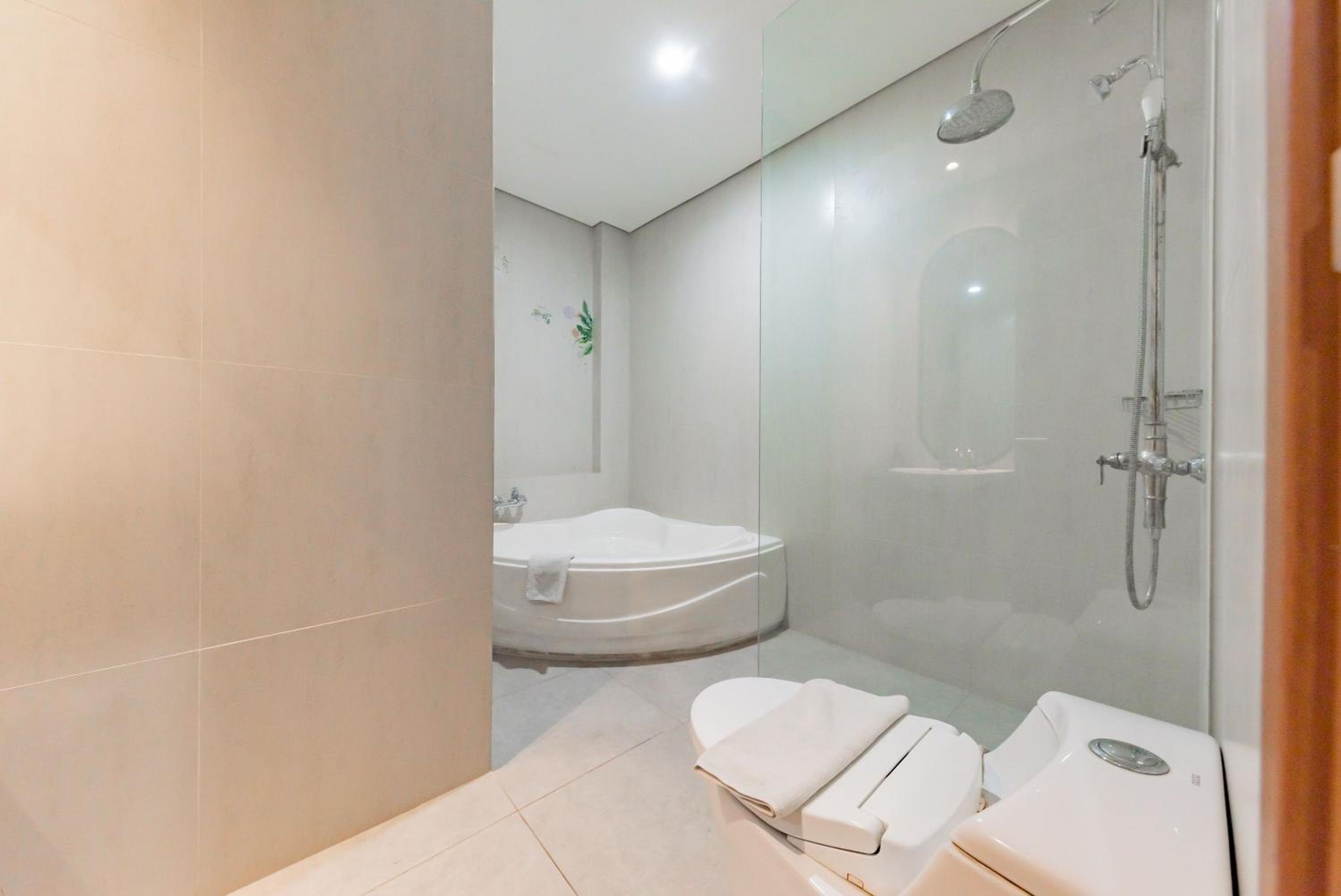 Suite - Photo 2