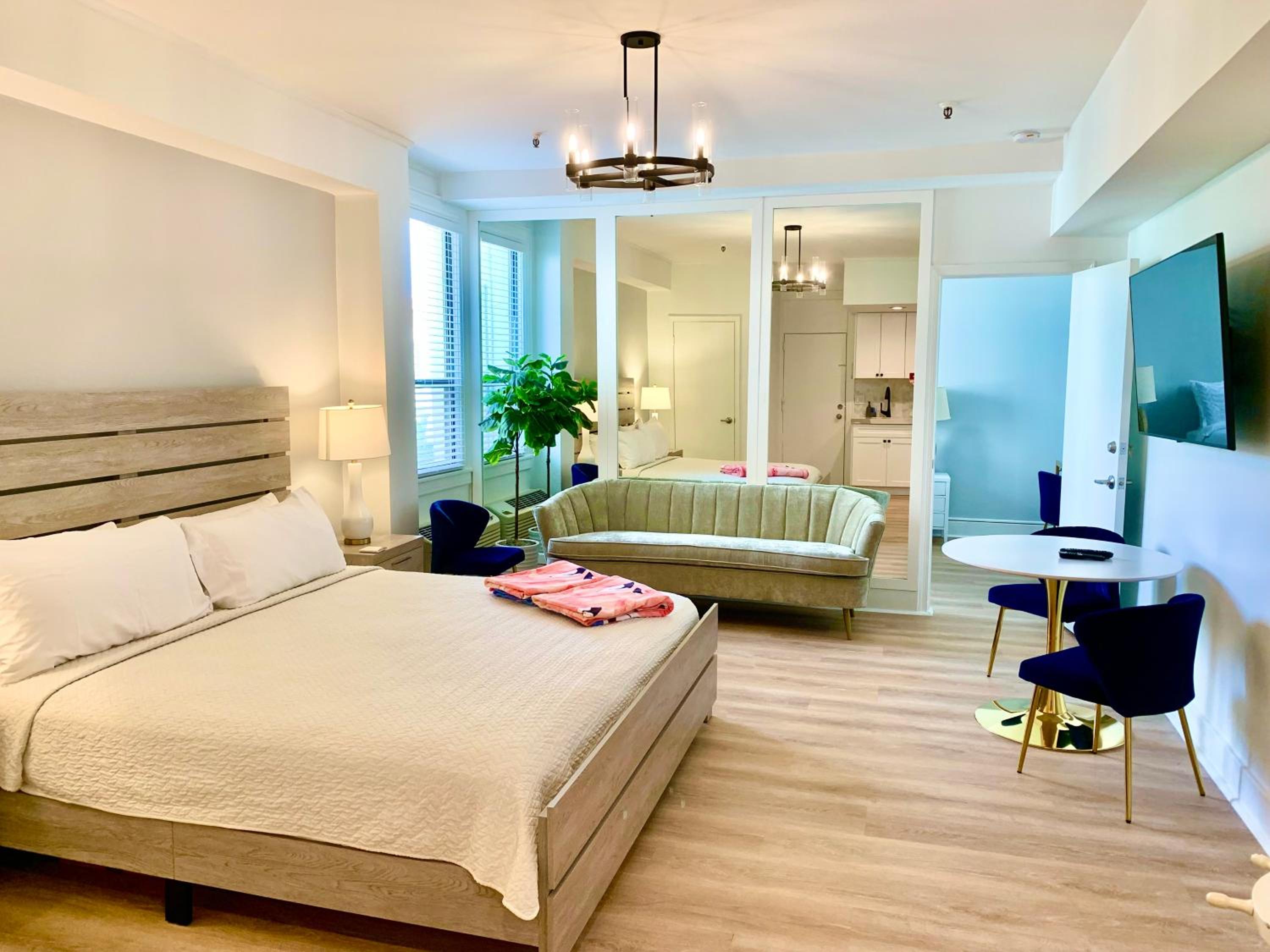 Tropical Beach Suite 