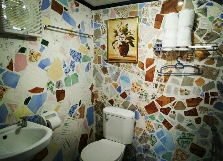 Budget Double Room - Photo 17