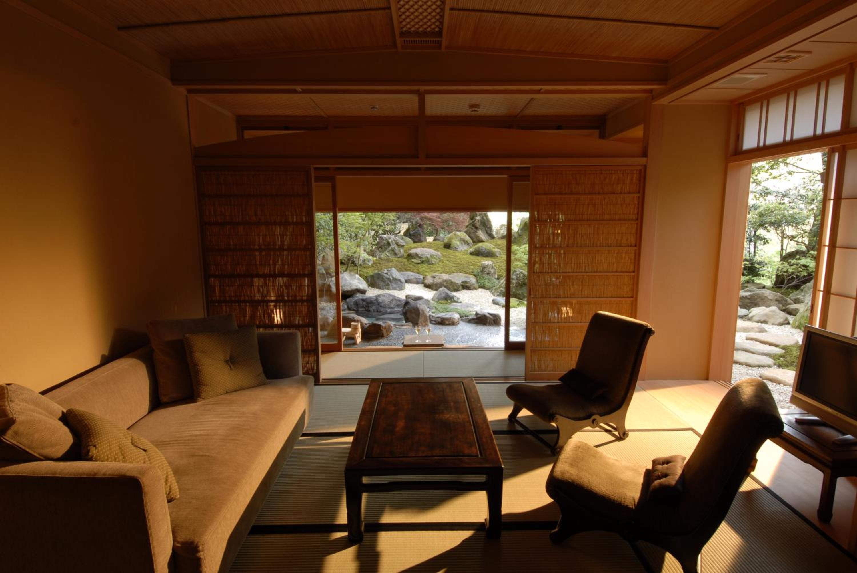 Japanese-Style Suite With Open-Air Bath "Aoi" - Garden View