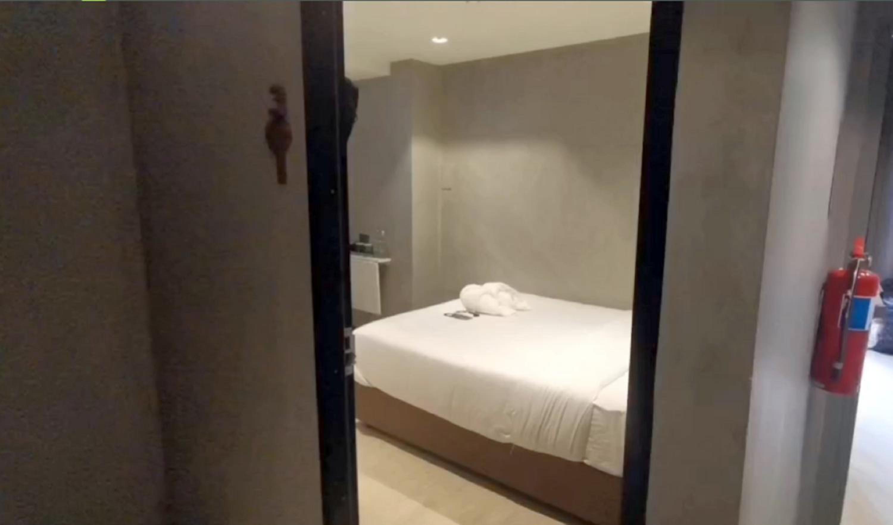 Queen Room photo 2