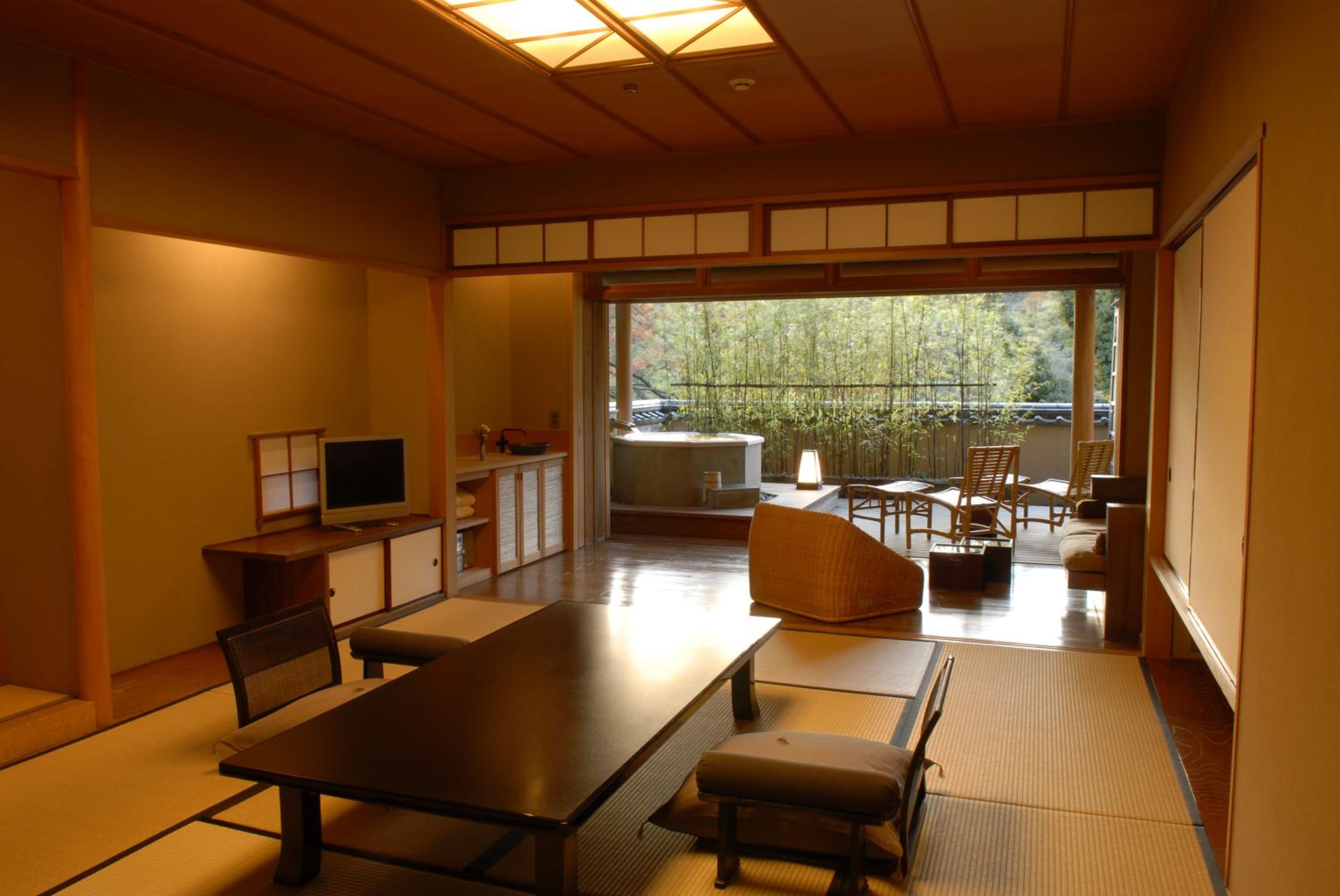 Japanese-Style Room with Open-Air Bath "Suzukake"
