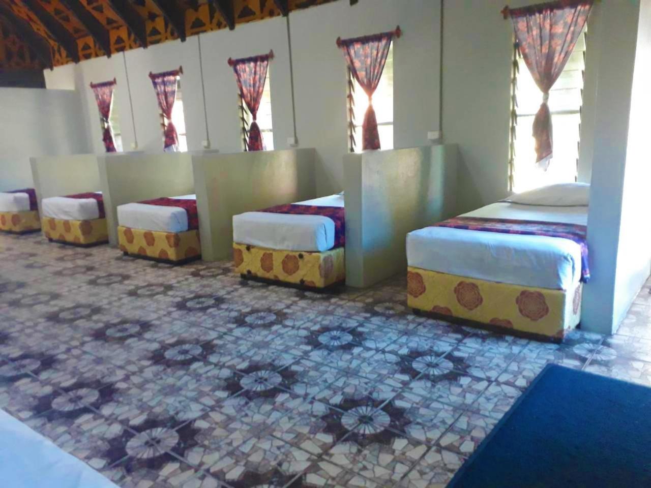 10-Bed Mixed Dormitory Room photo 1