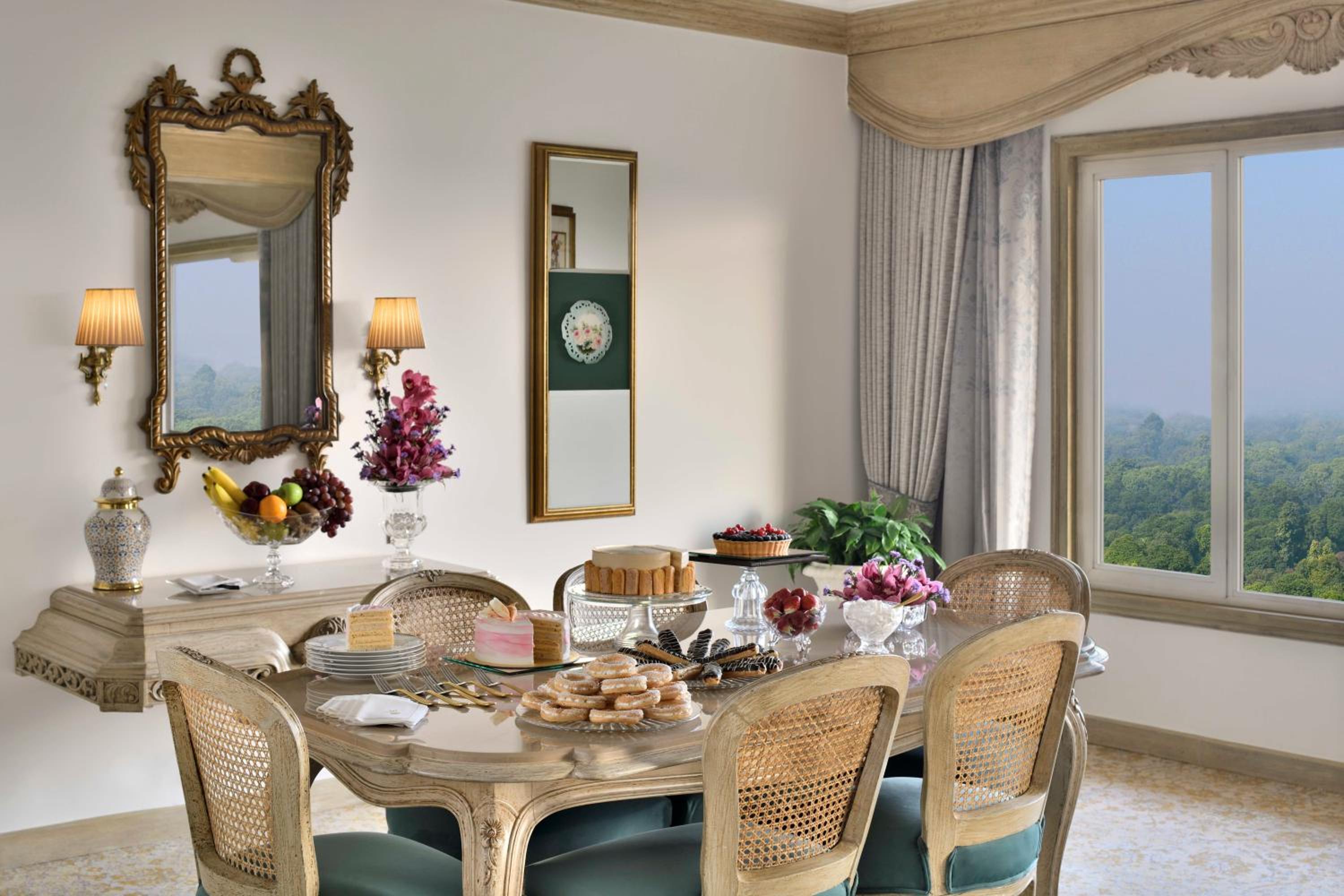 Signature Suite – Versailles with one way airport transfer and access to club lounge Signature Suite – Versailles with one way airport transfer and access to club lounge