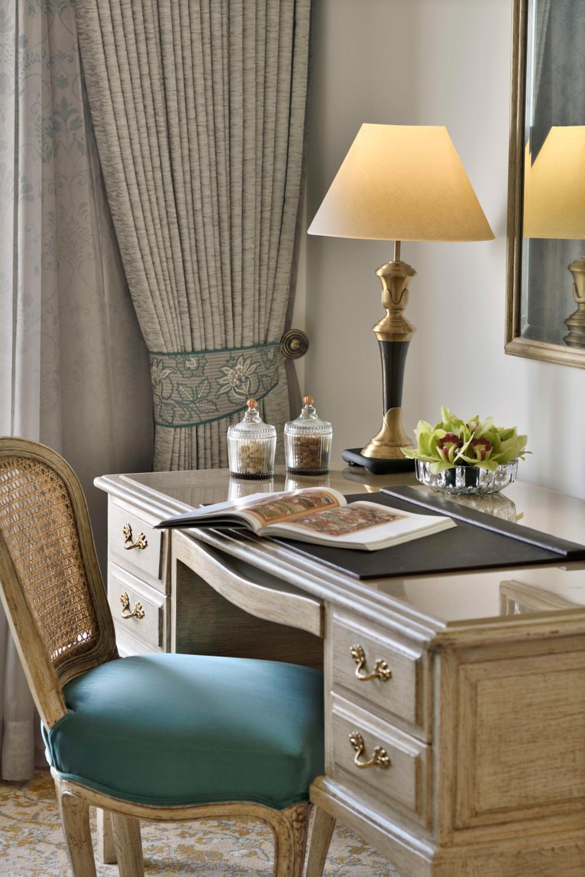 Signature Suite - Versailles with one way airport transfer and access to club lounge thumbnail 5