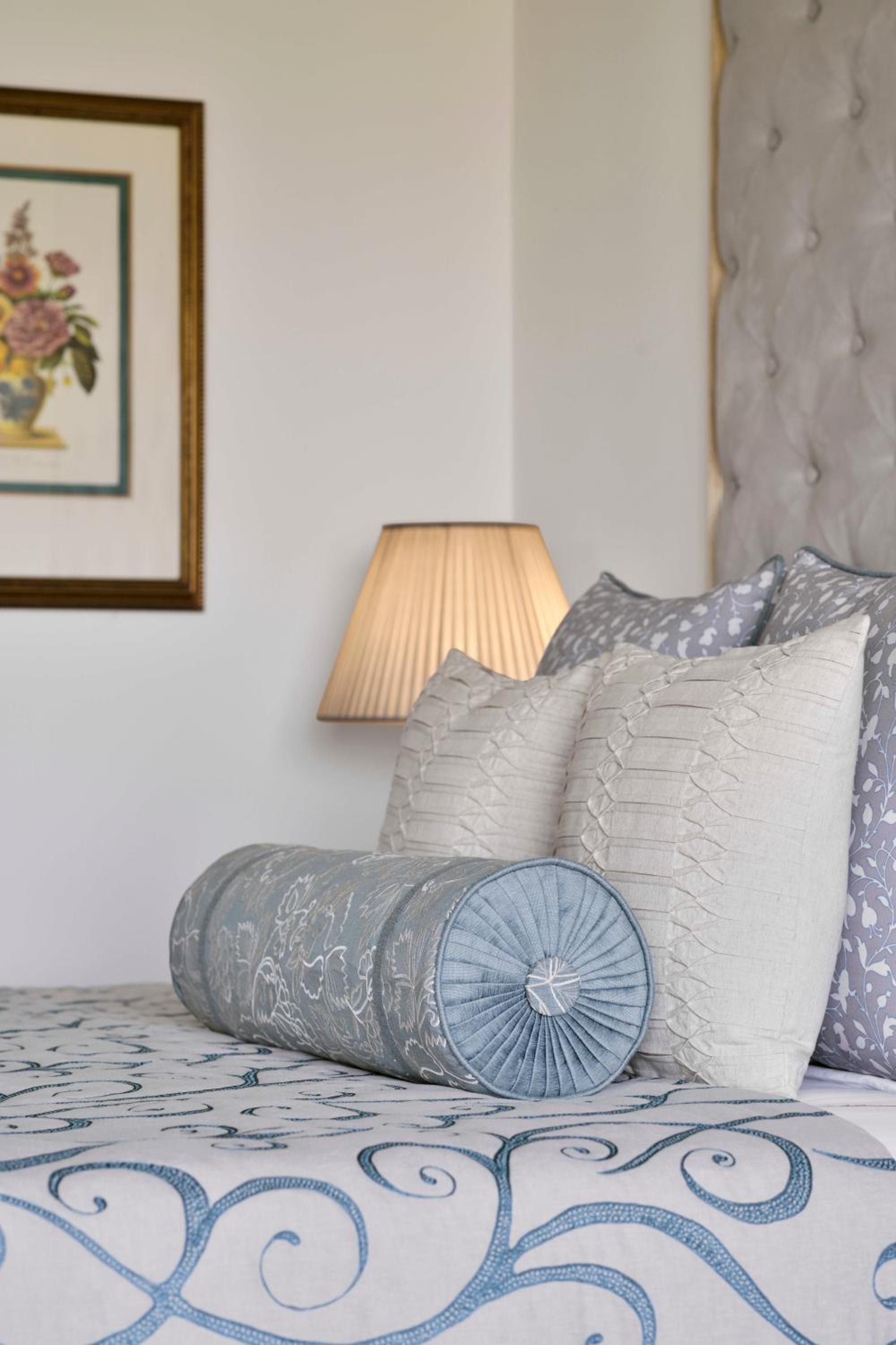 Signature Suite - Versailles with one way airport transfer and access to club lounge