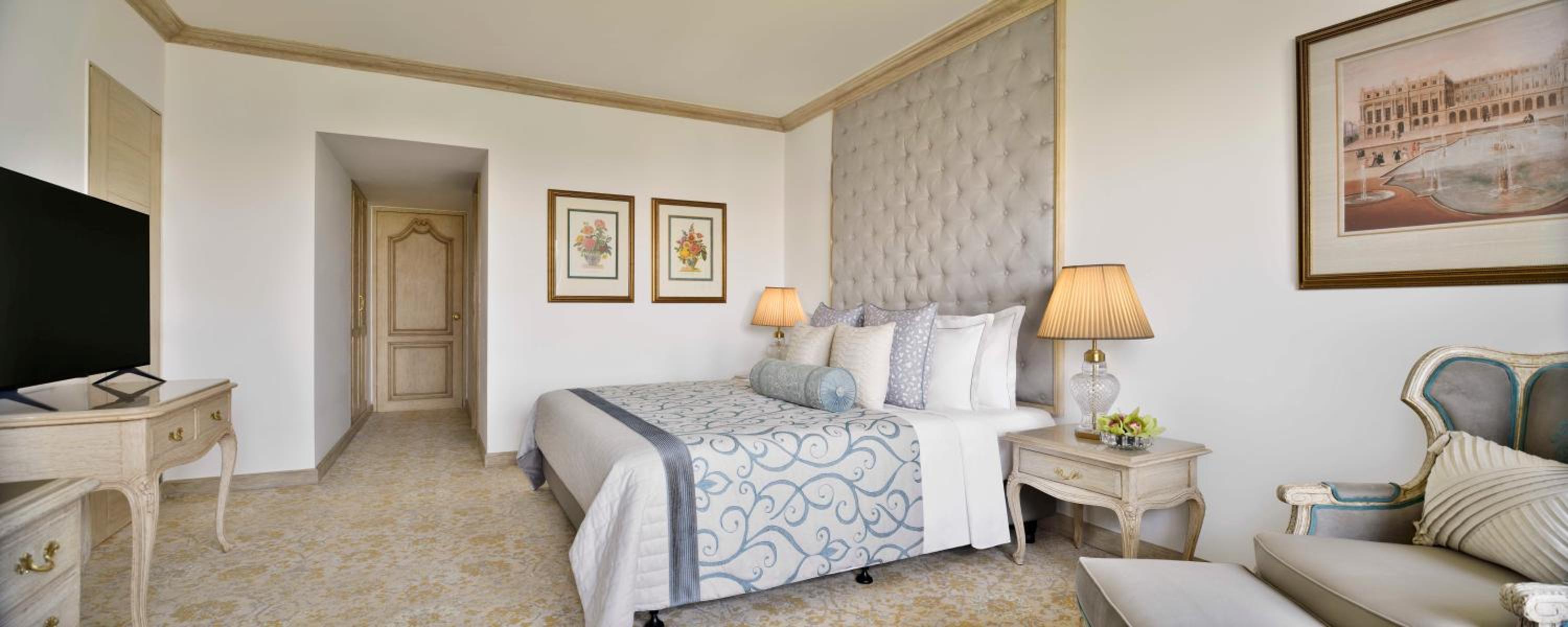 Signature Suite – Versailles with one way airport transfer and access to club lounge Signature Suite – Versailles with one way airport transfer and access to club lounge