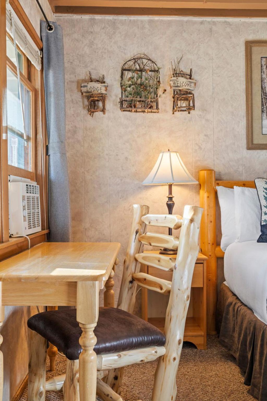 No. 7 Queen Room - Photo 15