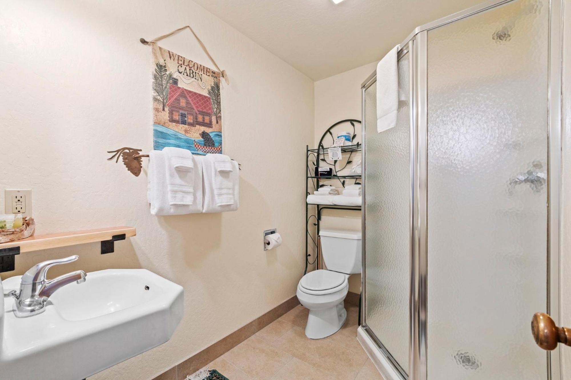 Classic Quadruple Room - Photo 20