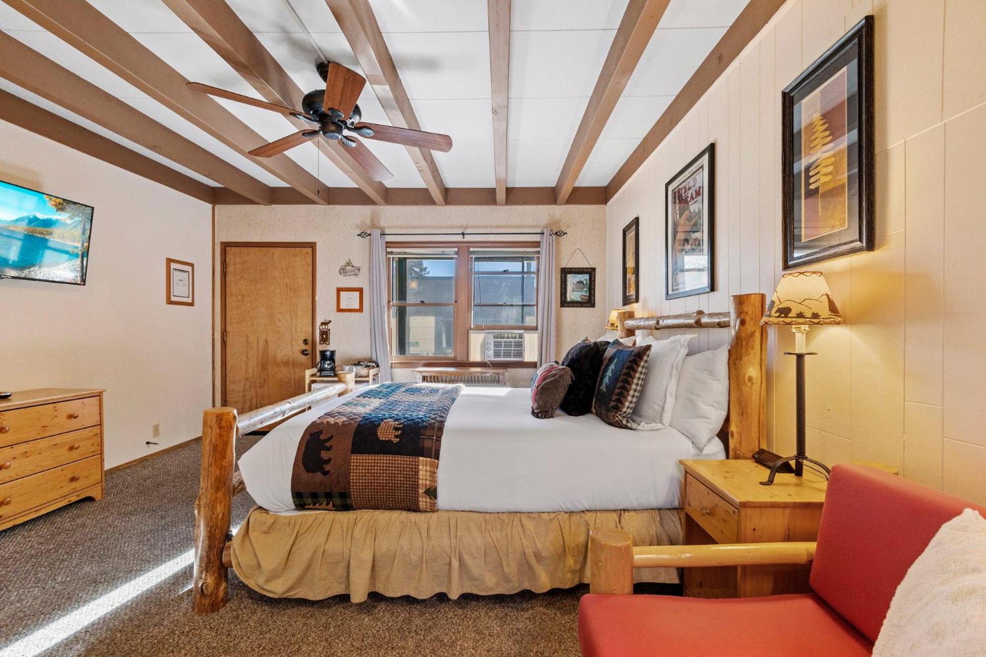 No. 10 Queen Room