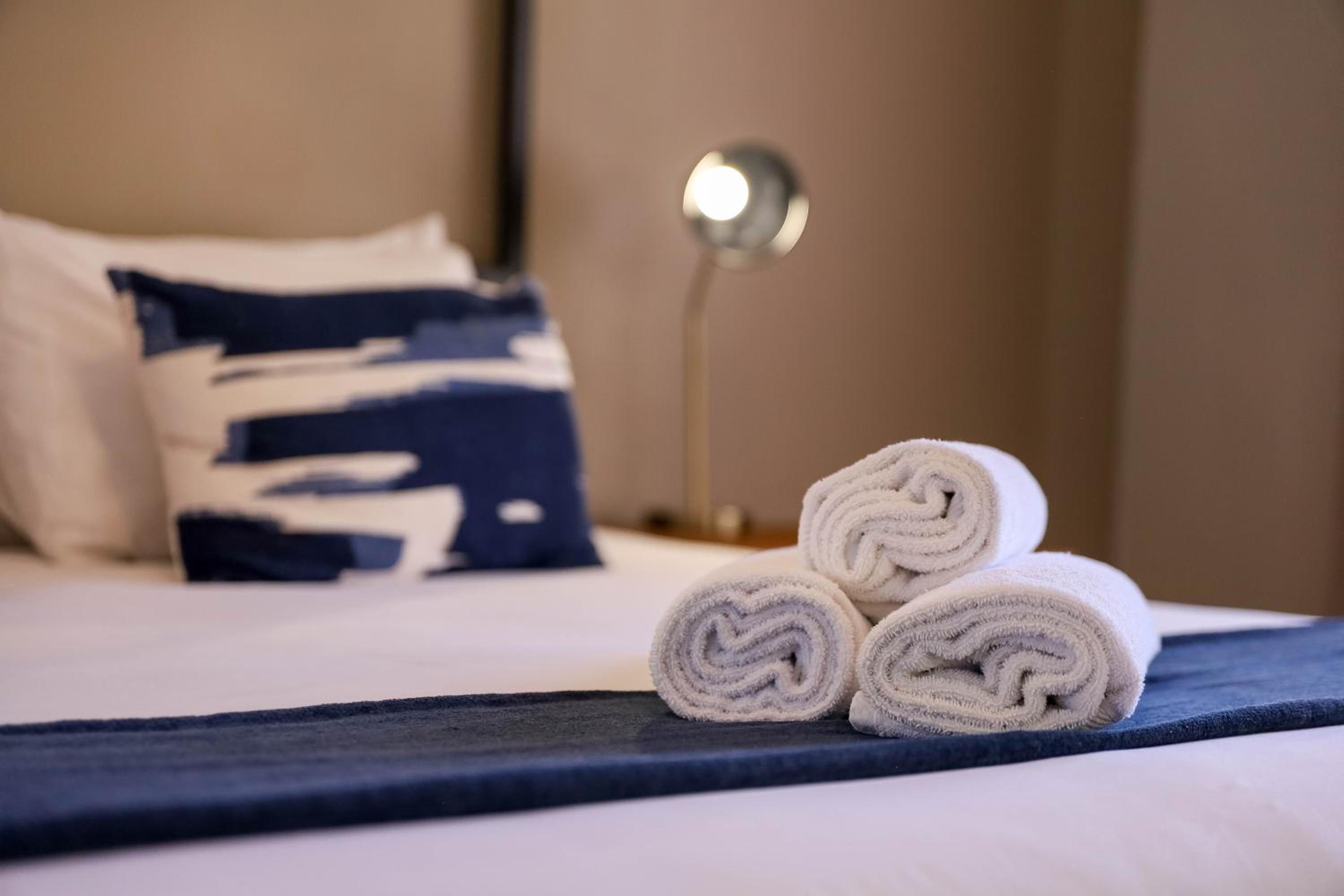Deluxe King Room - Photo 1