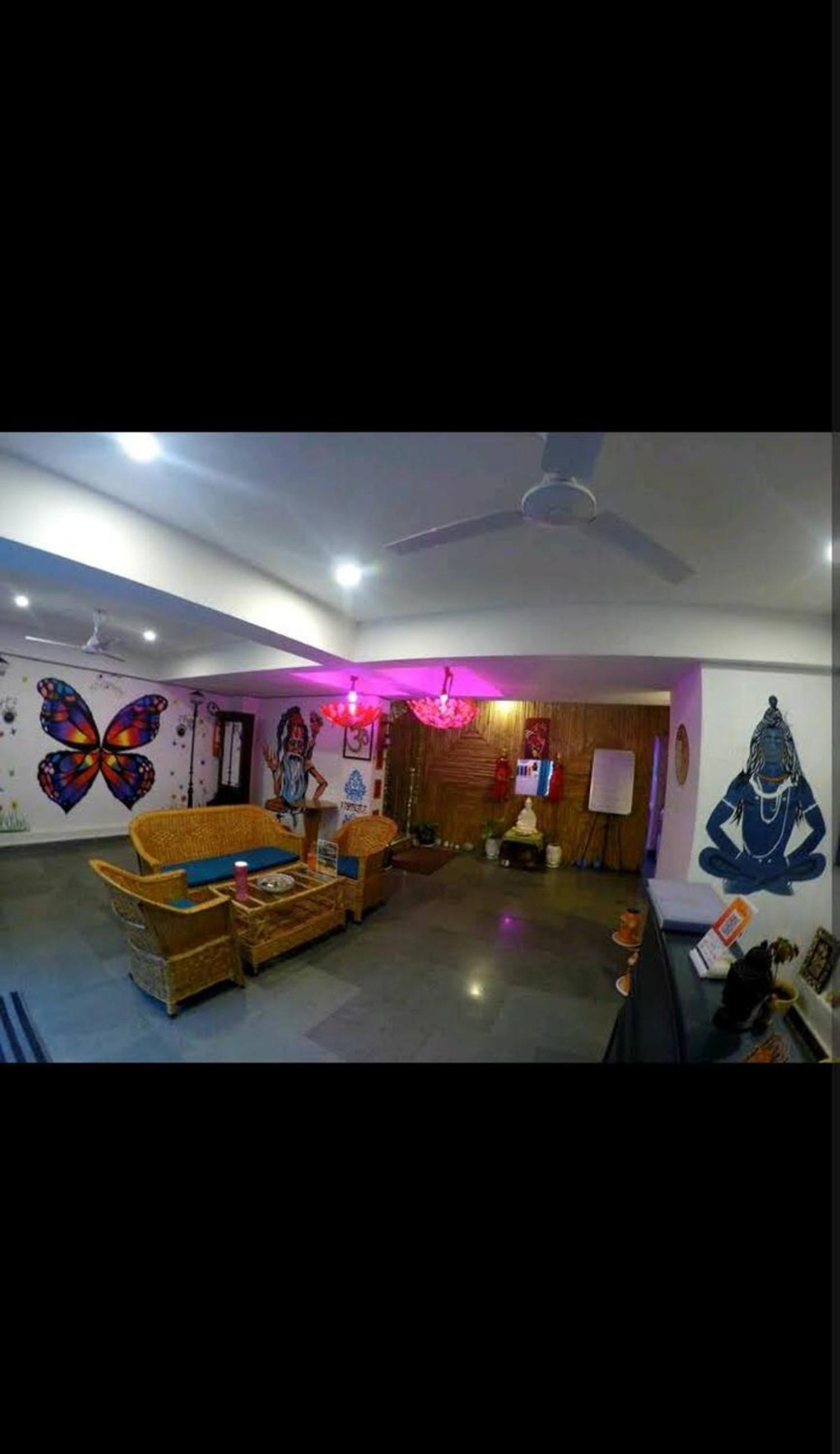 Deluxe Room - Photo 20