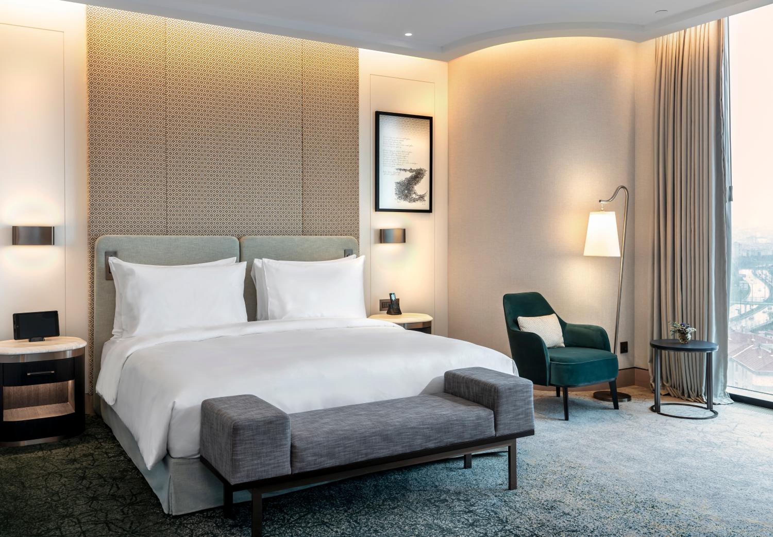 Executive Suite - Photo 10