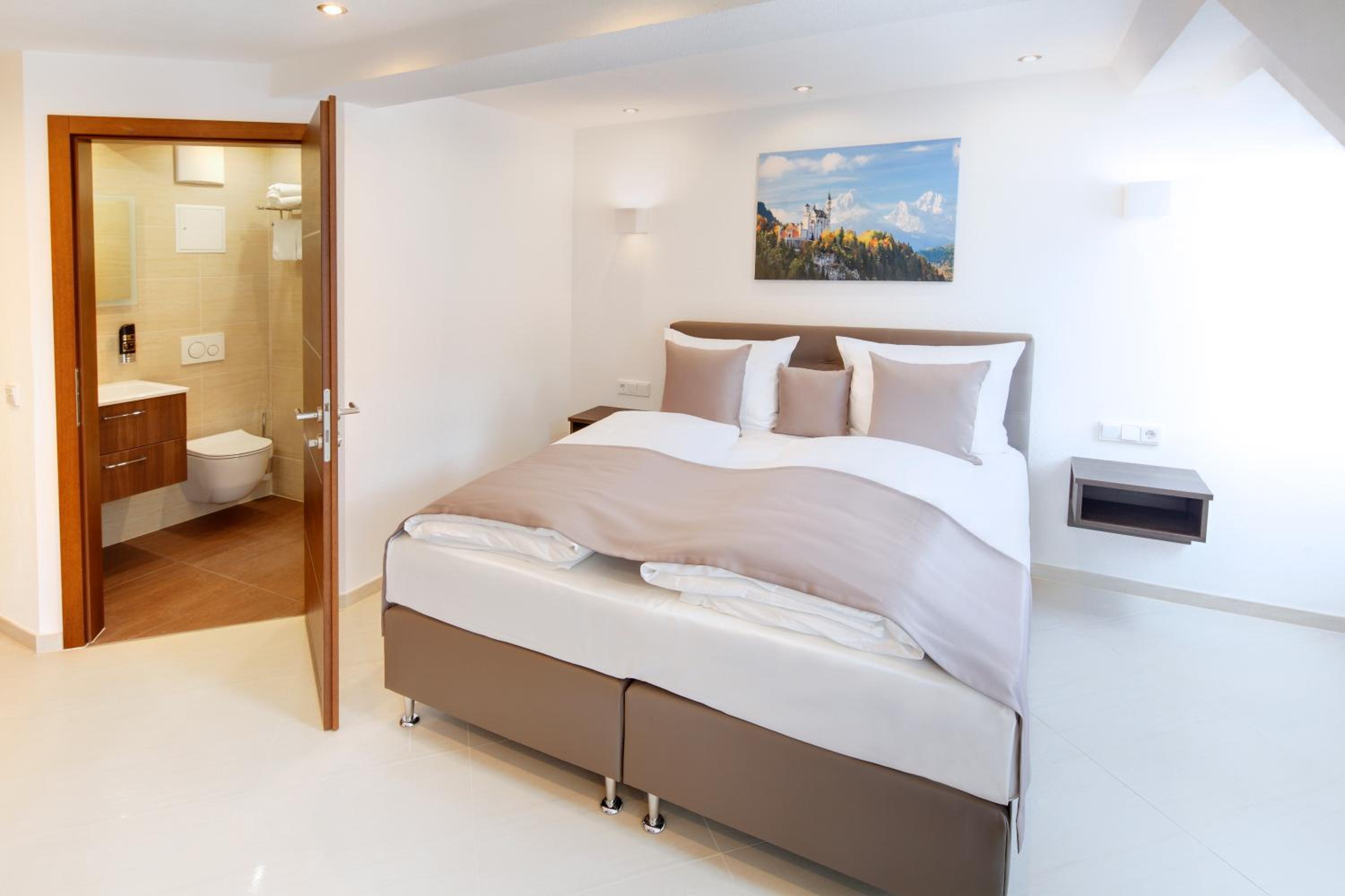 Double Room - Photo 8