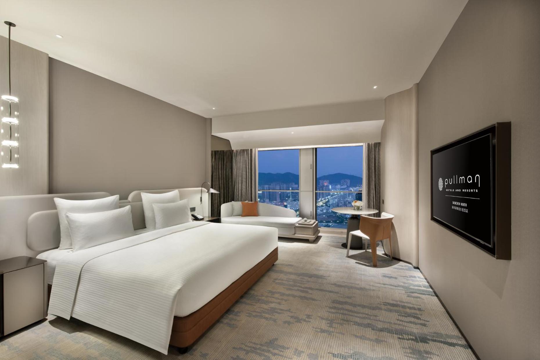 Deluxe King Room - Photo 2