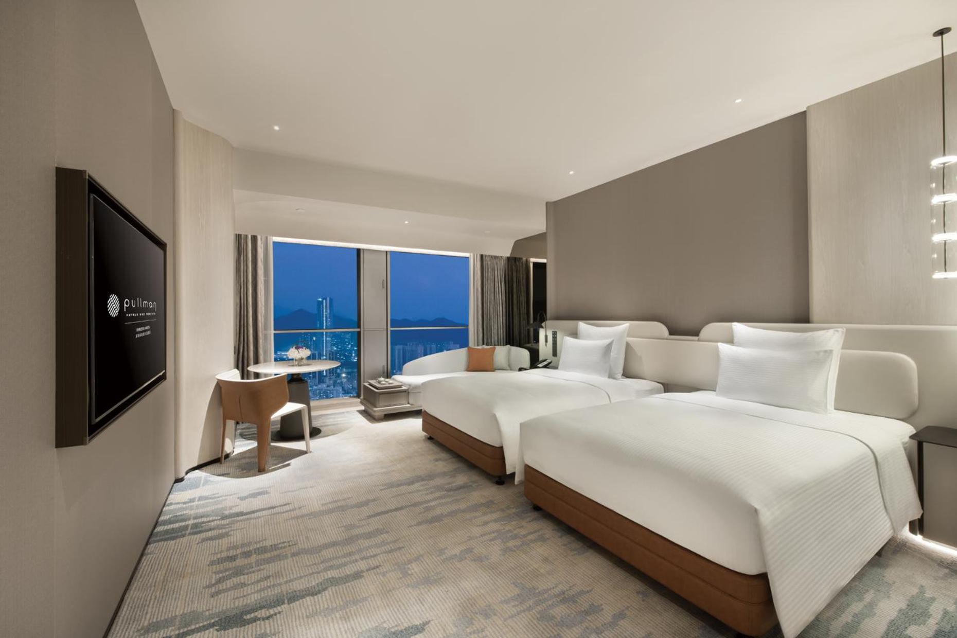 Premium Deluxe Double Room with Two Double Beds - Skyline View - Photo 1