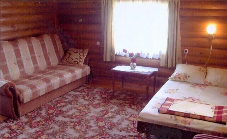 Two-Bedroom House - Photo 1