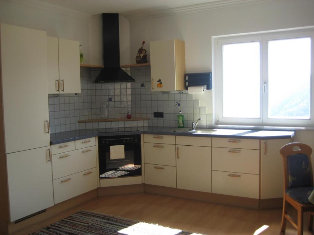 Apartment with Balcony photo 3