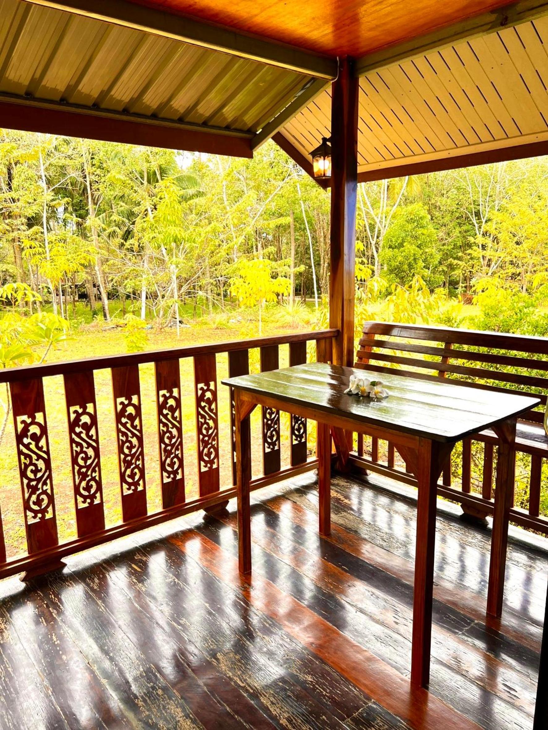 Superior Bungalow - Photo 9