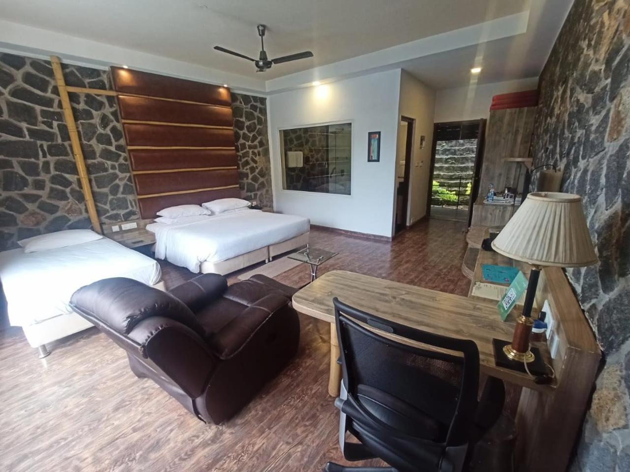 Trails View Room- Book & Unlock Exclusive Offers - Photo 2