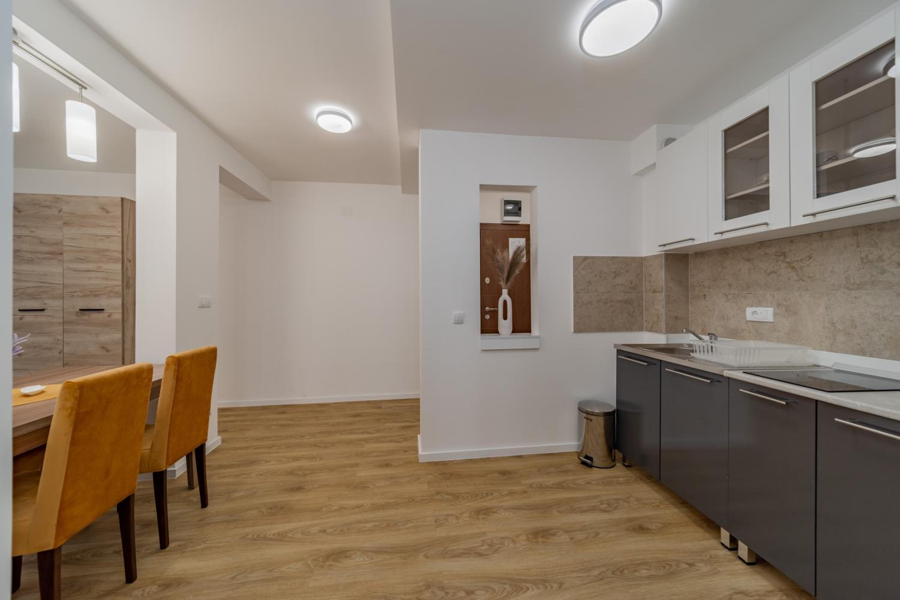 Two-Bedroom Apartment - Photo 2