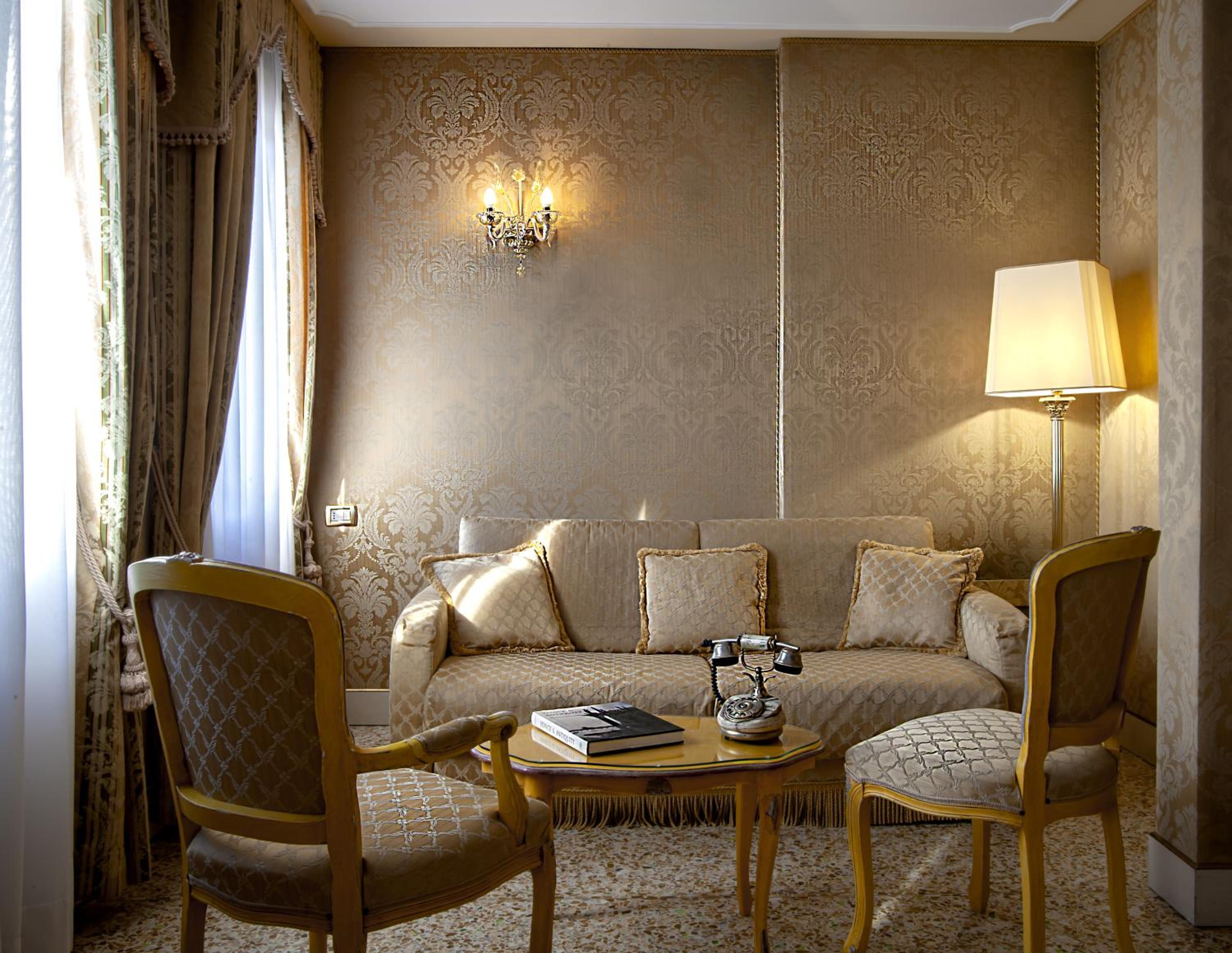 Double or Twin Room with Canal View photo 1