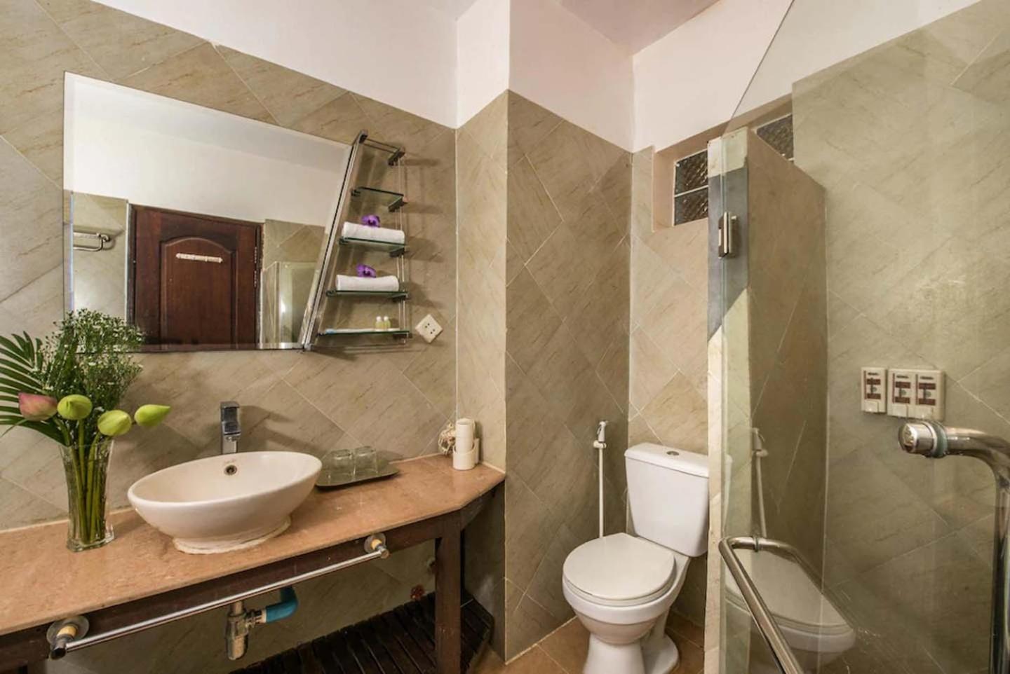 Deluxe Double Room - Photo 11