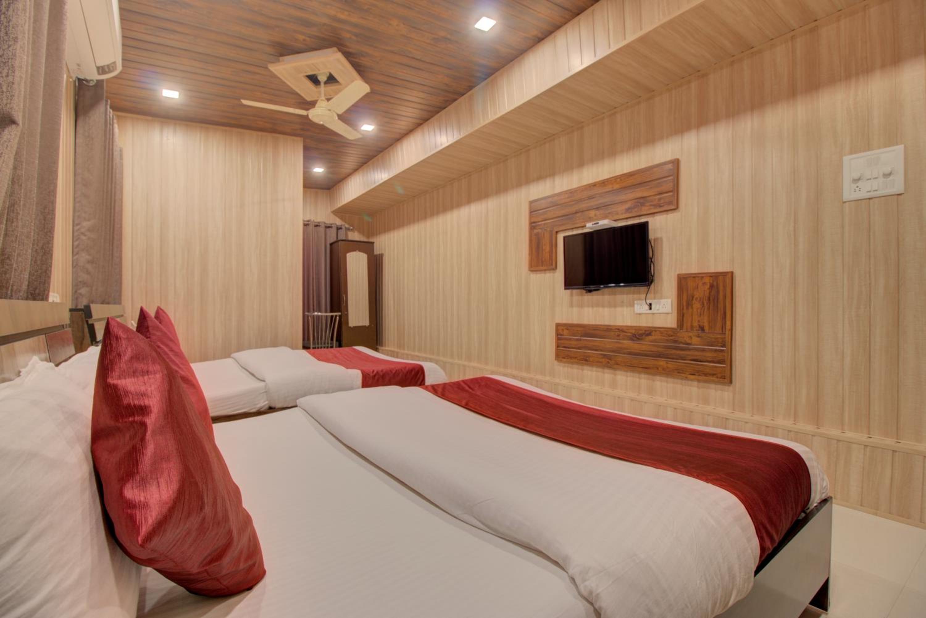 Family Room - Photo 11