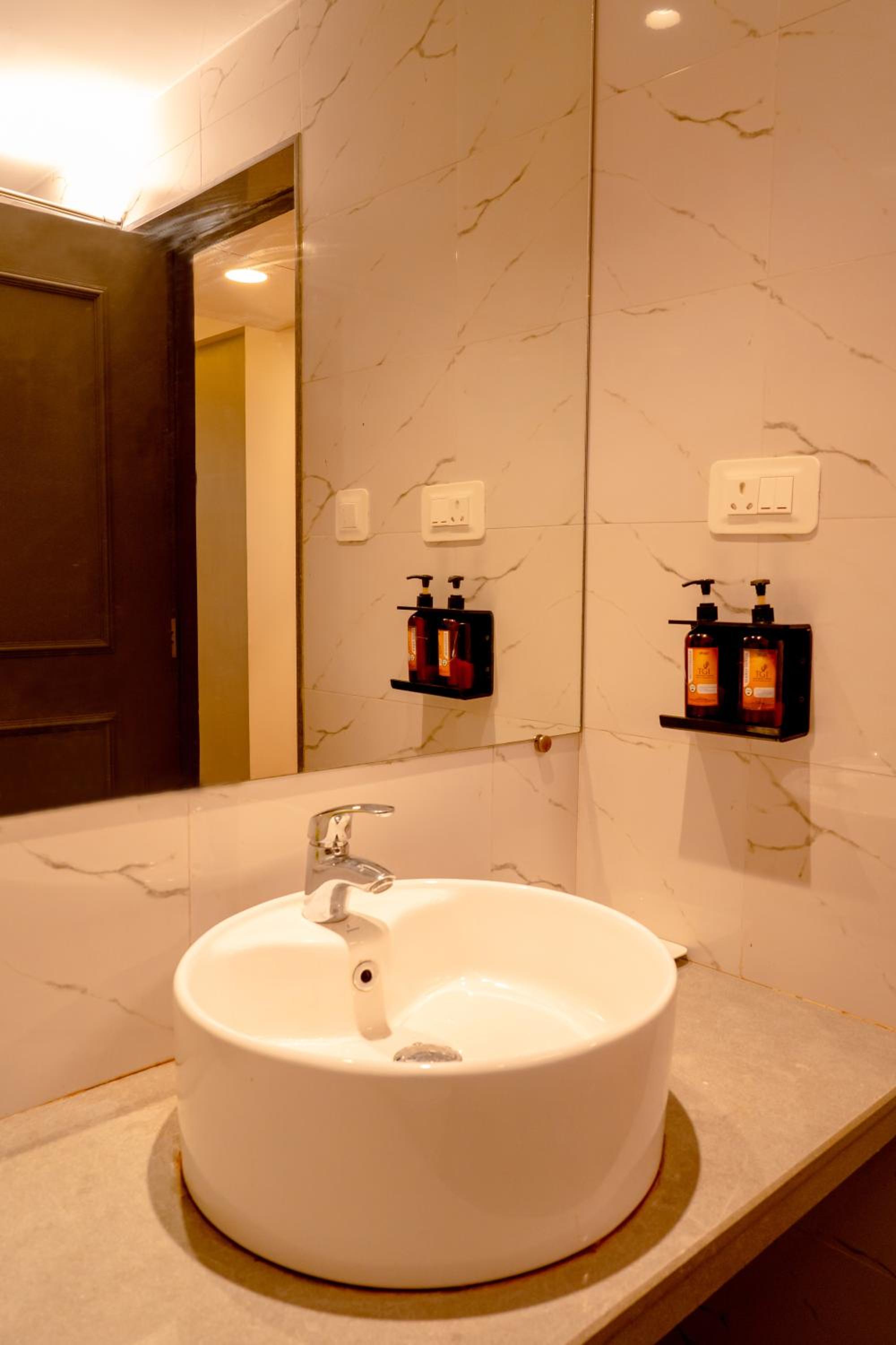 Deluxe Double or Twin Room photo 3