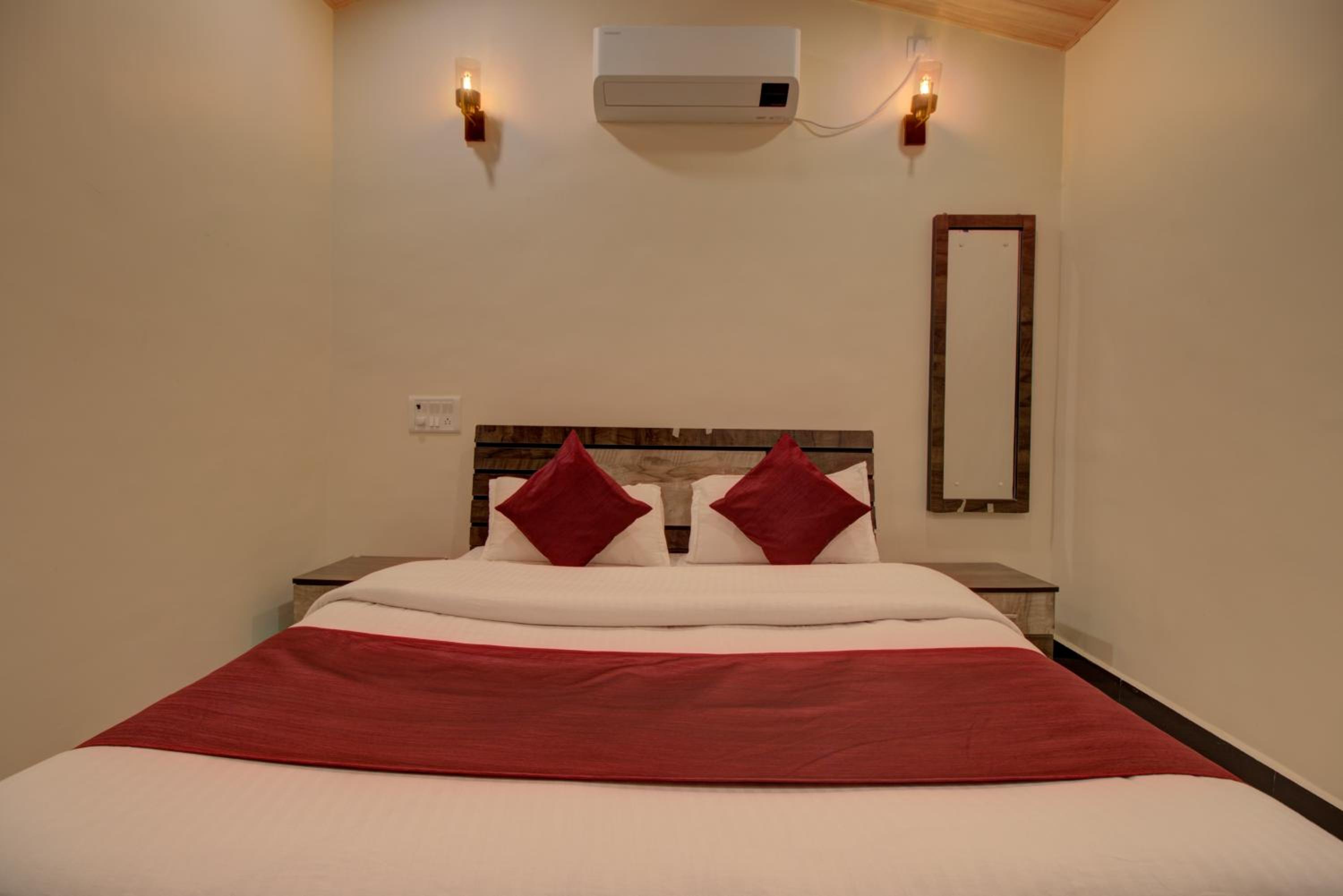 Double Room - Photo 11