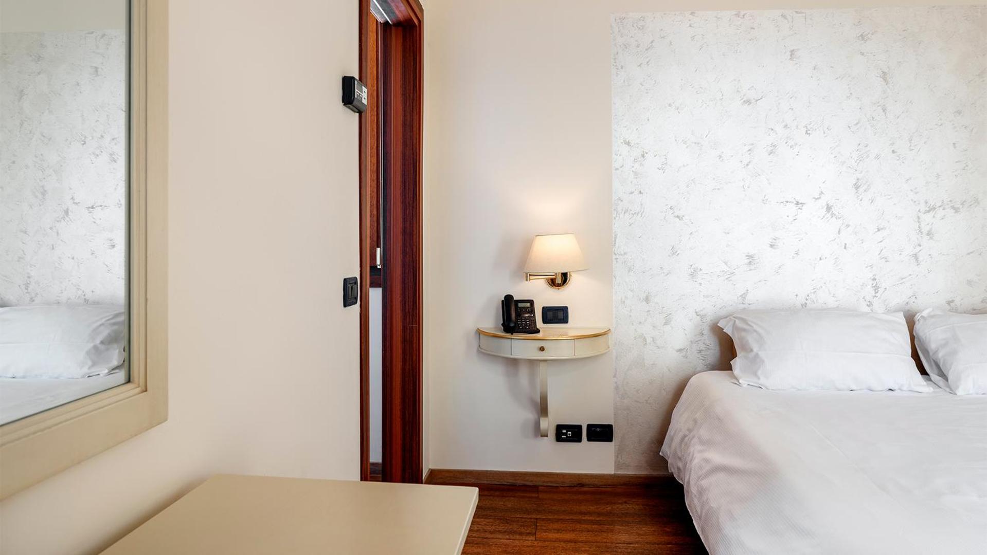Superior Double Room with Extra Bed (2 Adults + 1 Child) photo 2