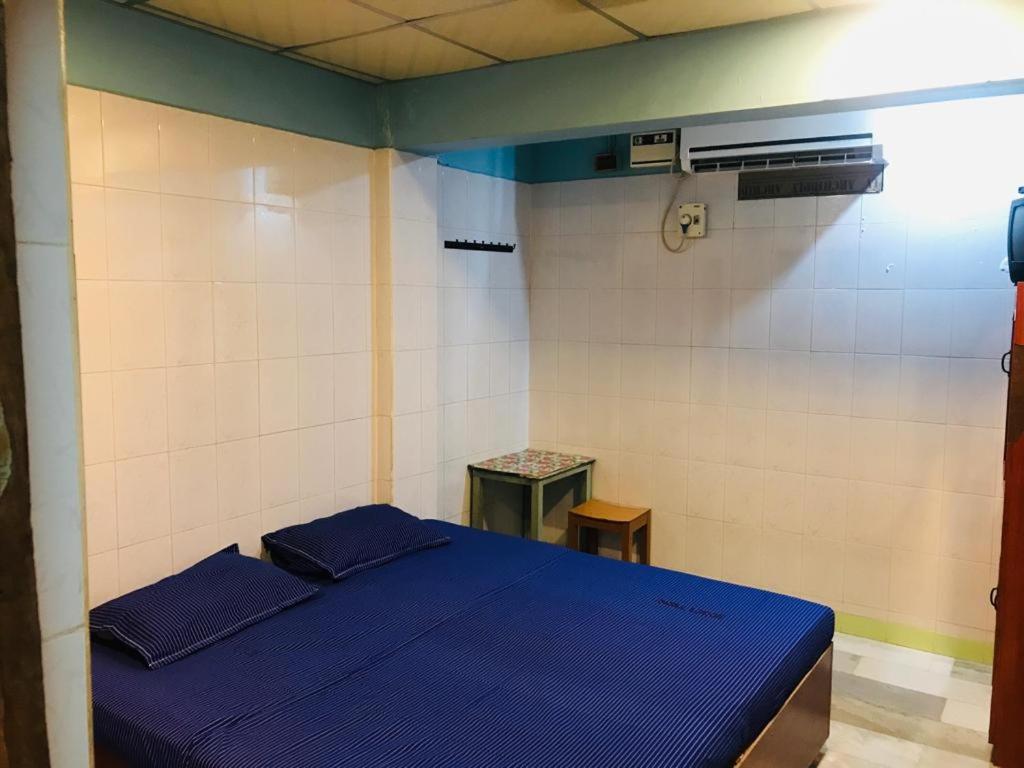 Deluxe Double Room (2 Adults + 1 Child) - Photo 1