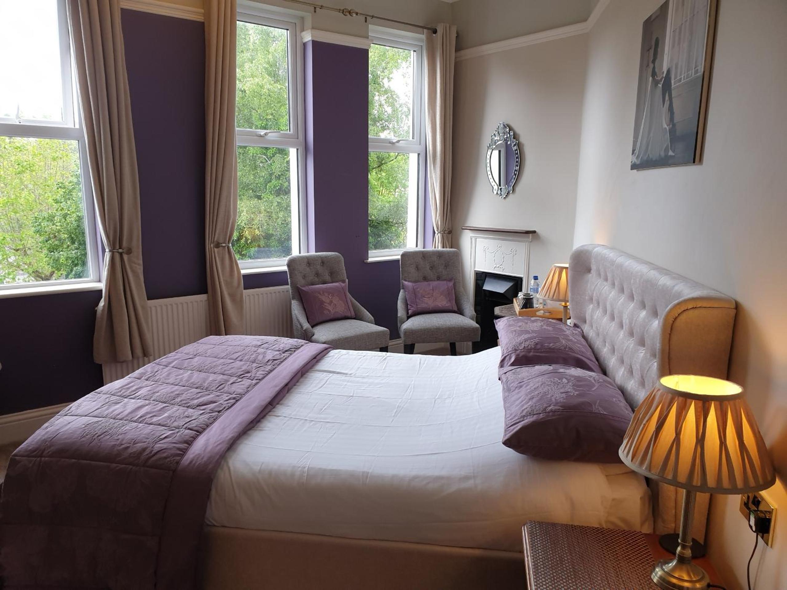 Deluxe King Room