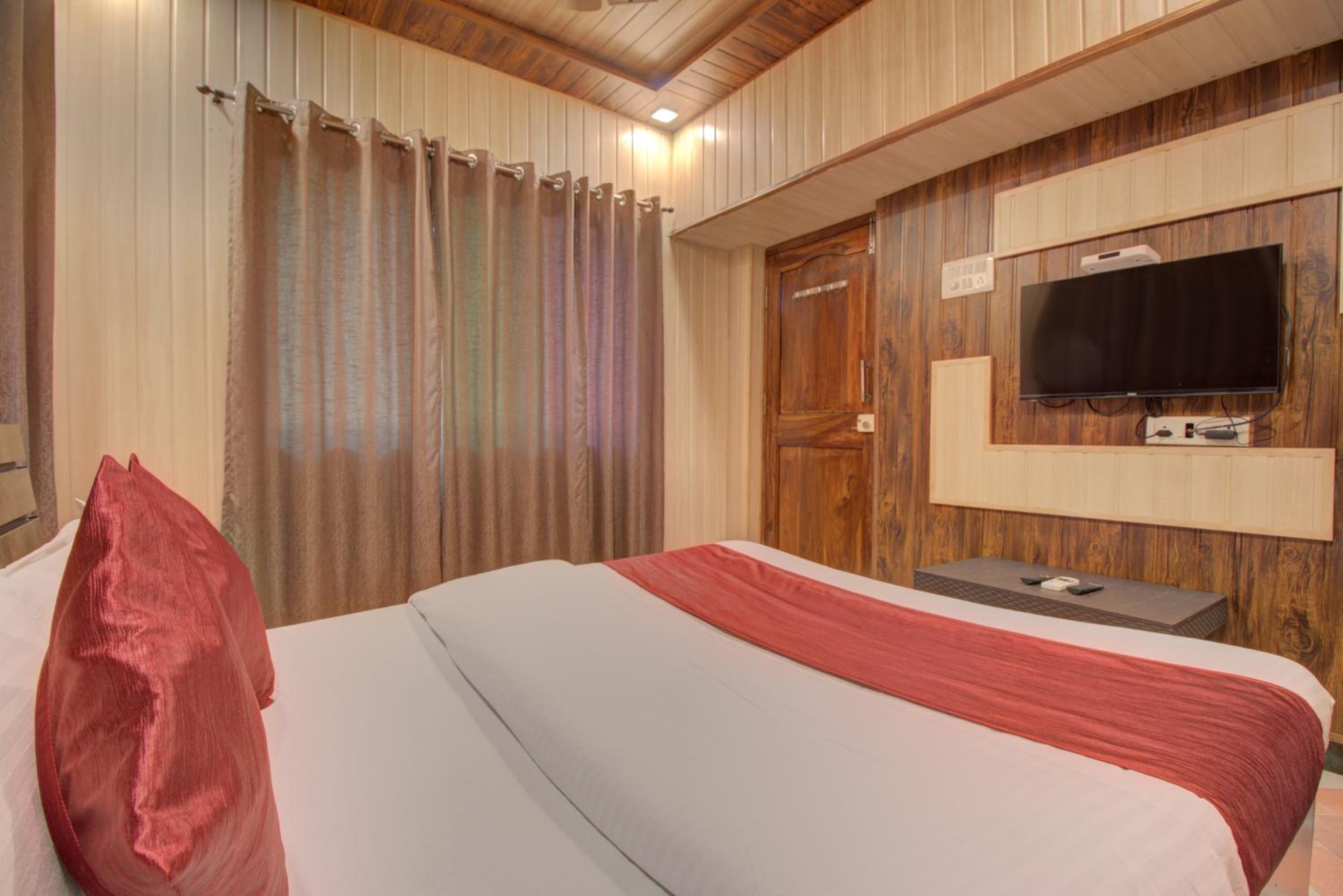 Double Room - Photo 10
