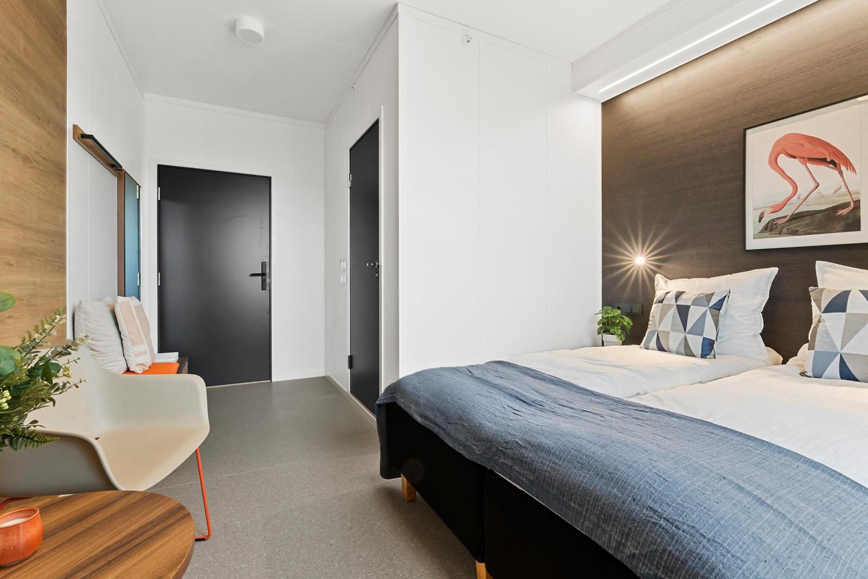 Economy Twin Room - Photo 9
