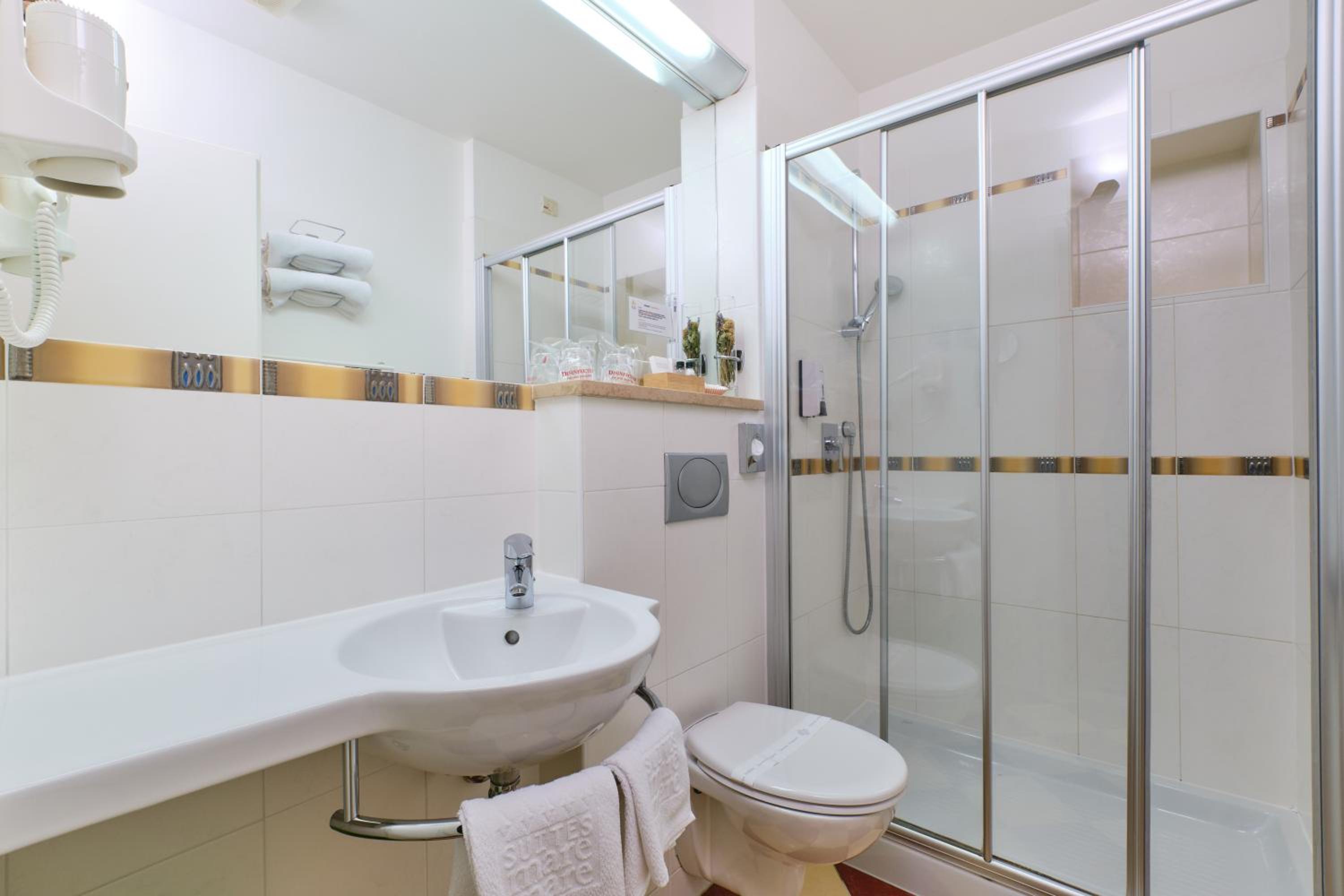 Double Room with Sea View - with Breakfast In Room - Photo 4