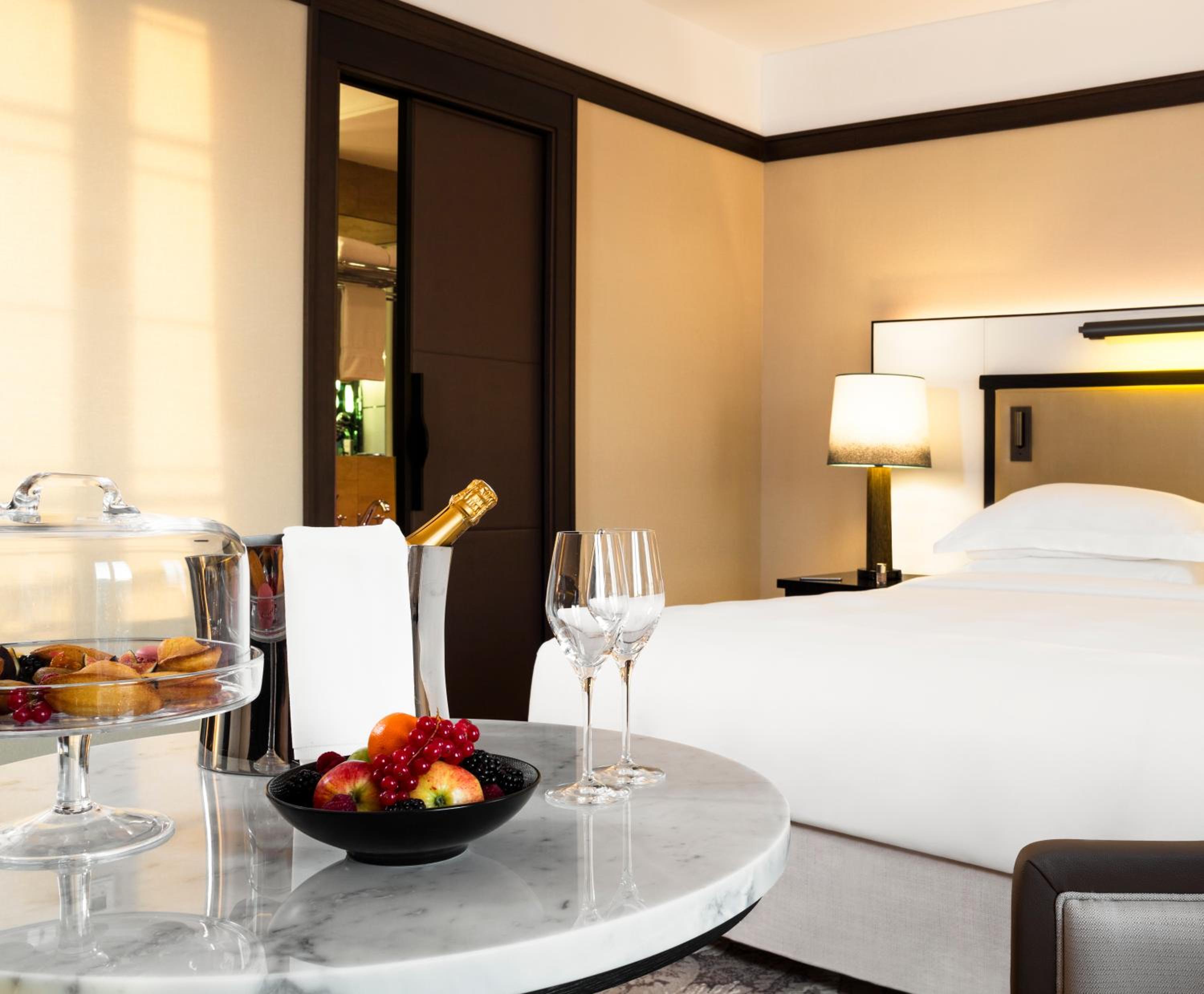 Deluxe King Room with View