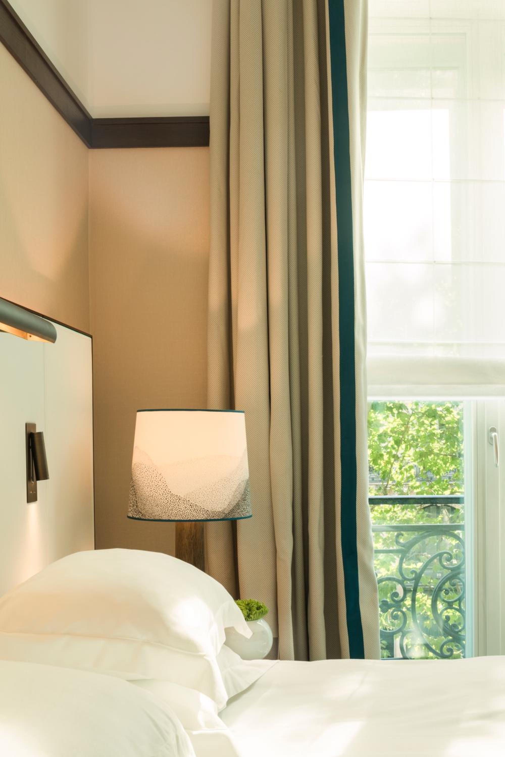 Deluxe King Room with View