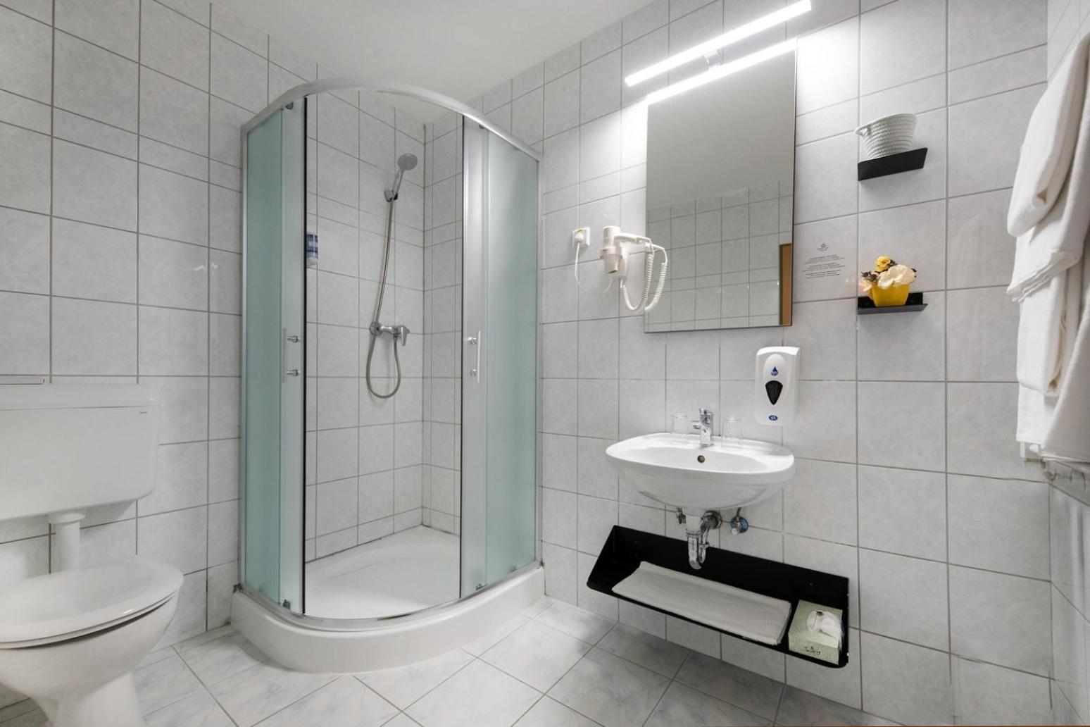 Standard Double or Twin Room photo 2
