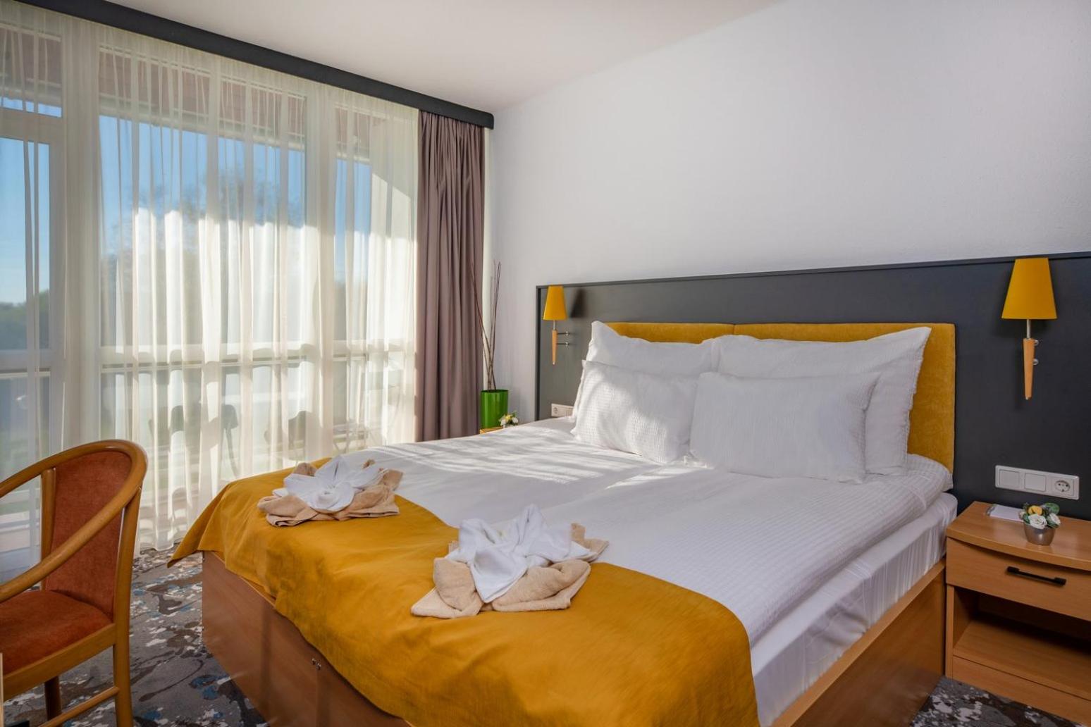 Standard Double or Twin Room photo 1