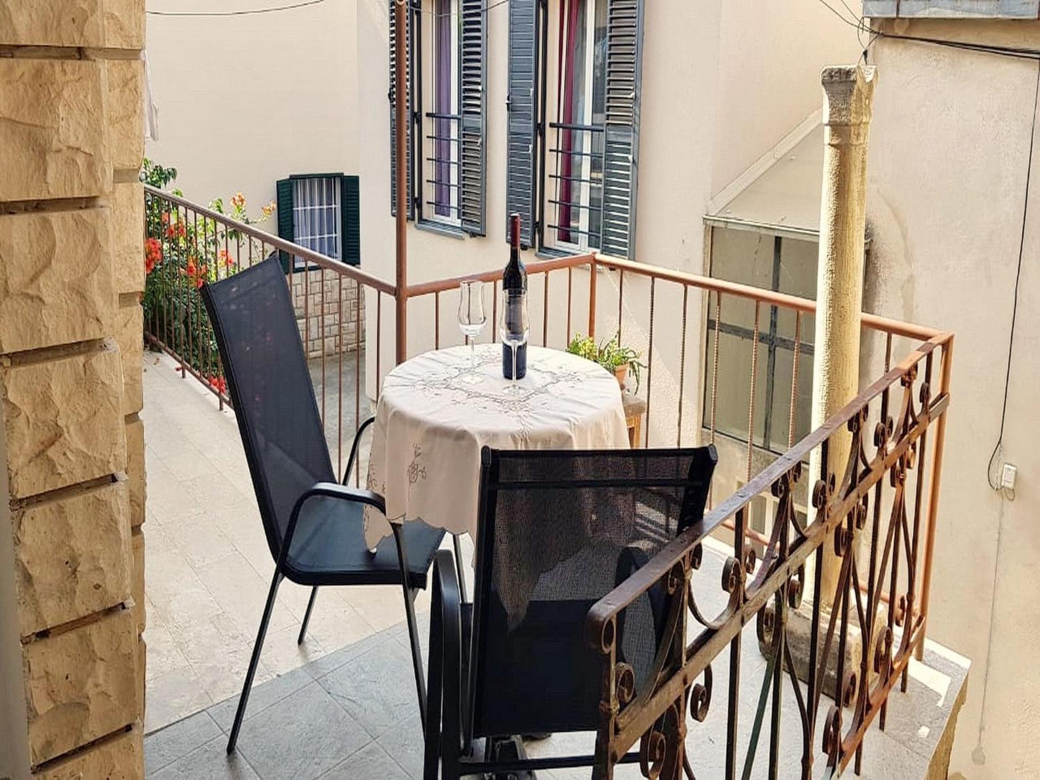 Studio Apartment with Terrace and City View - Photo 13