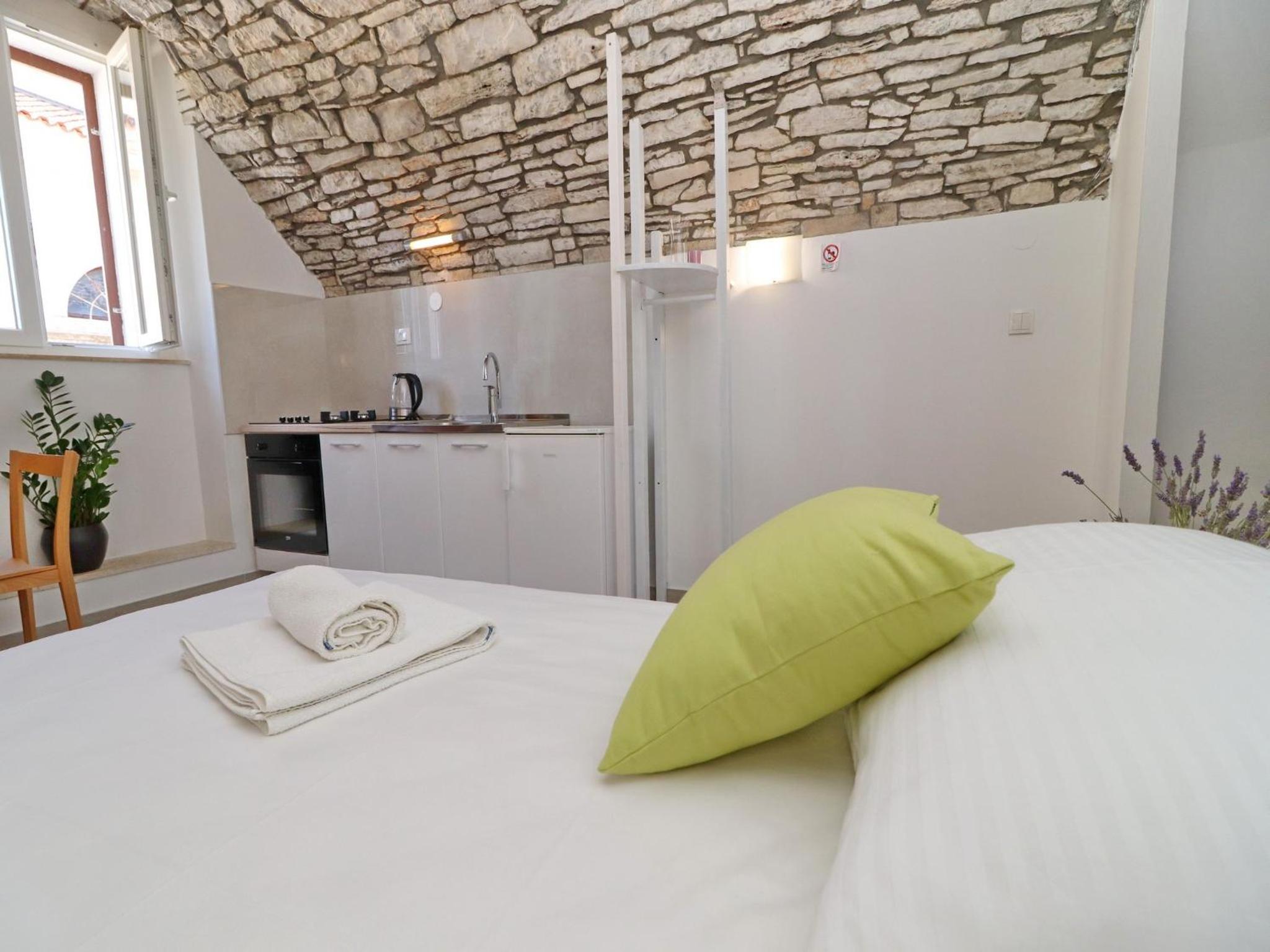 Studio Apartment with Terrace and City View - Photo 43