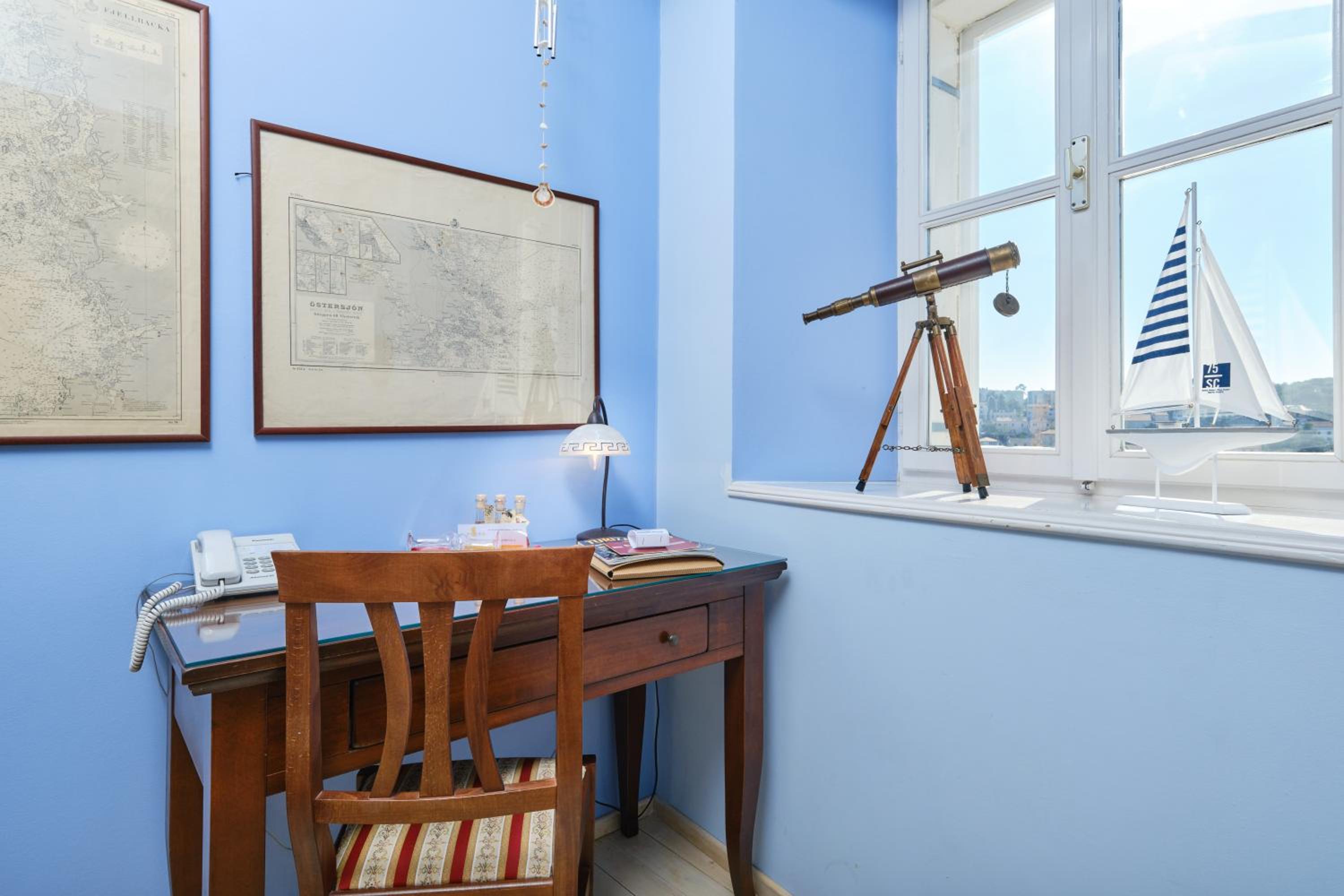 Junior Suite with Sea View - with Breakfast In Room - Photo 6