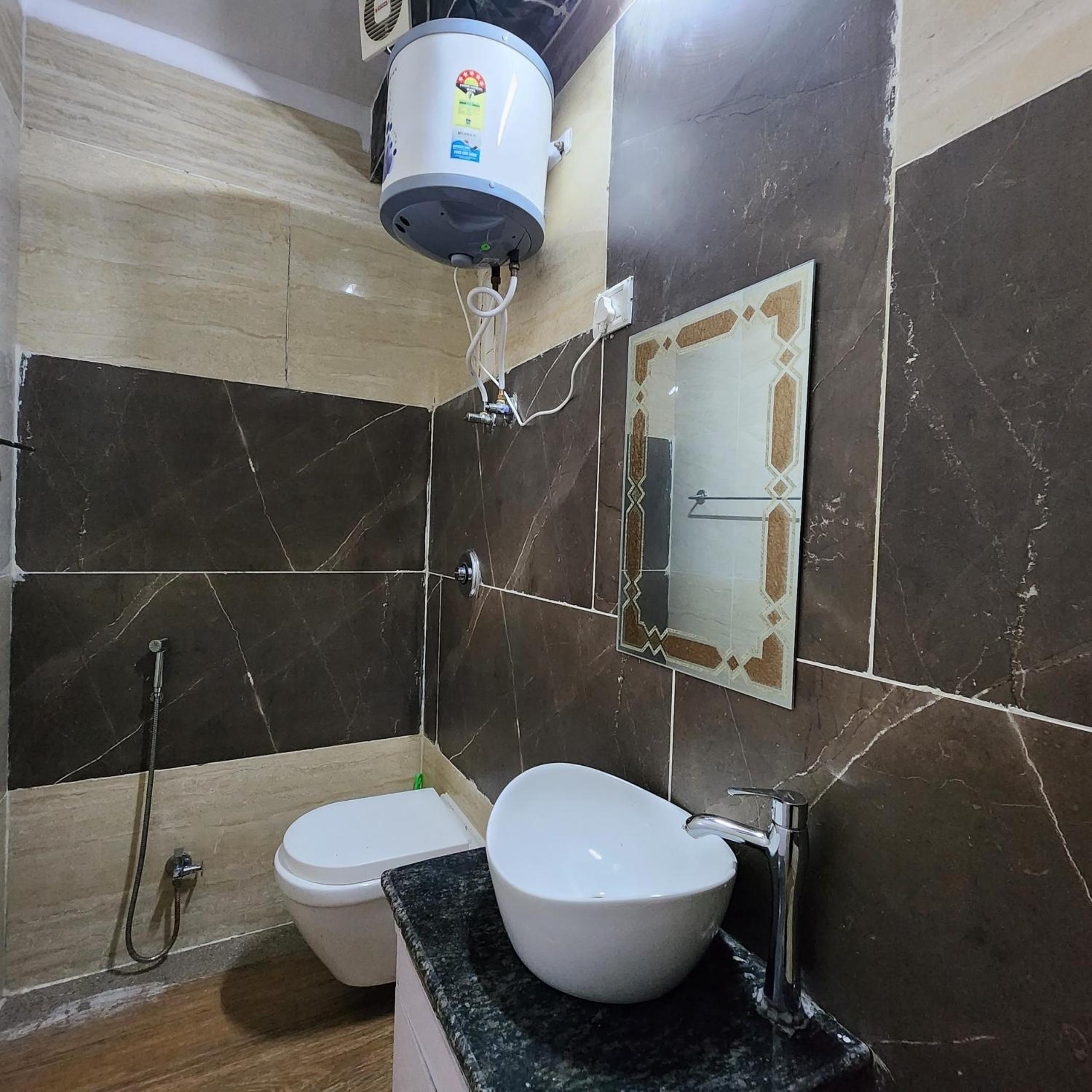 Deluxe Double Room - Photo 8