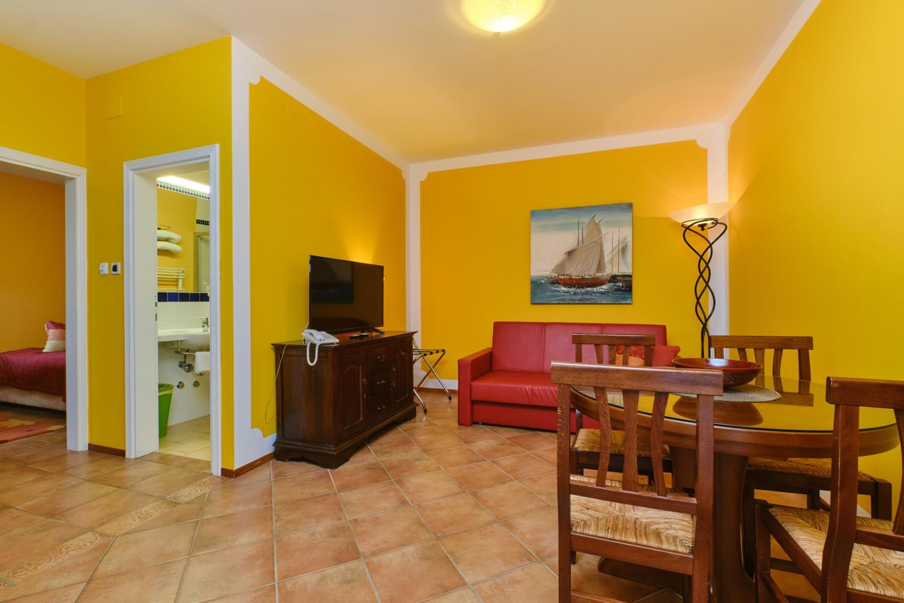 Suite with Terrace and Sea View - with Breakfast In Room - Photo 11