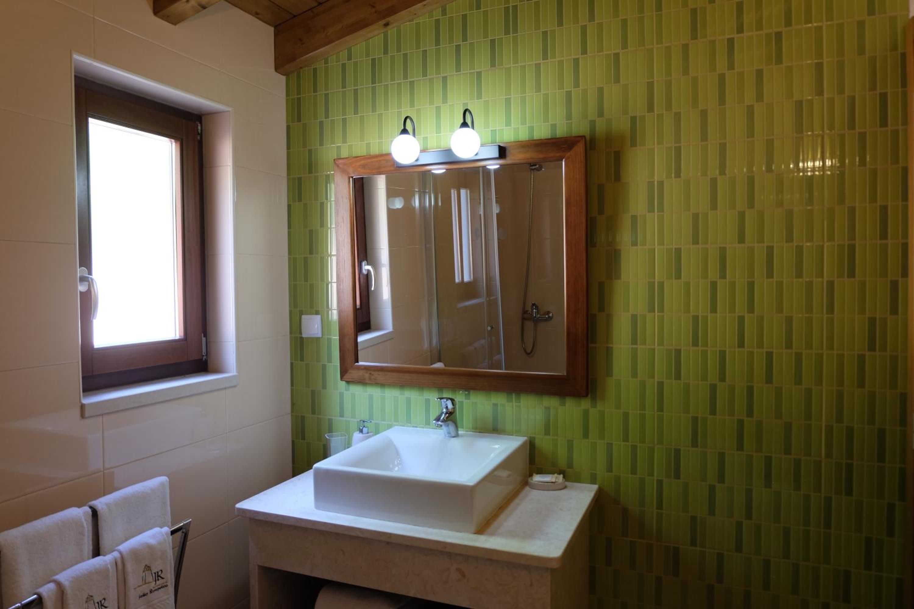 Two-Bedroom House - Photo 5
