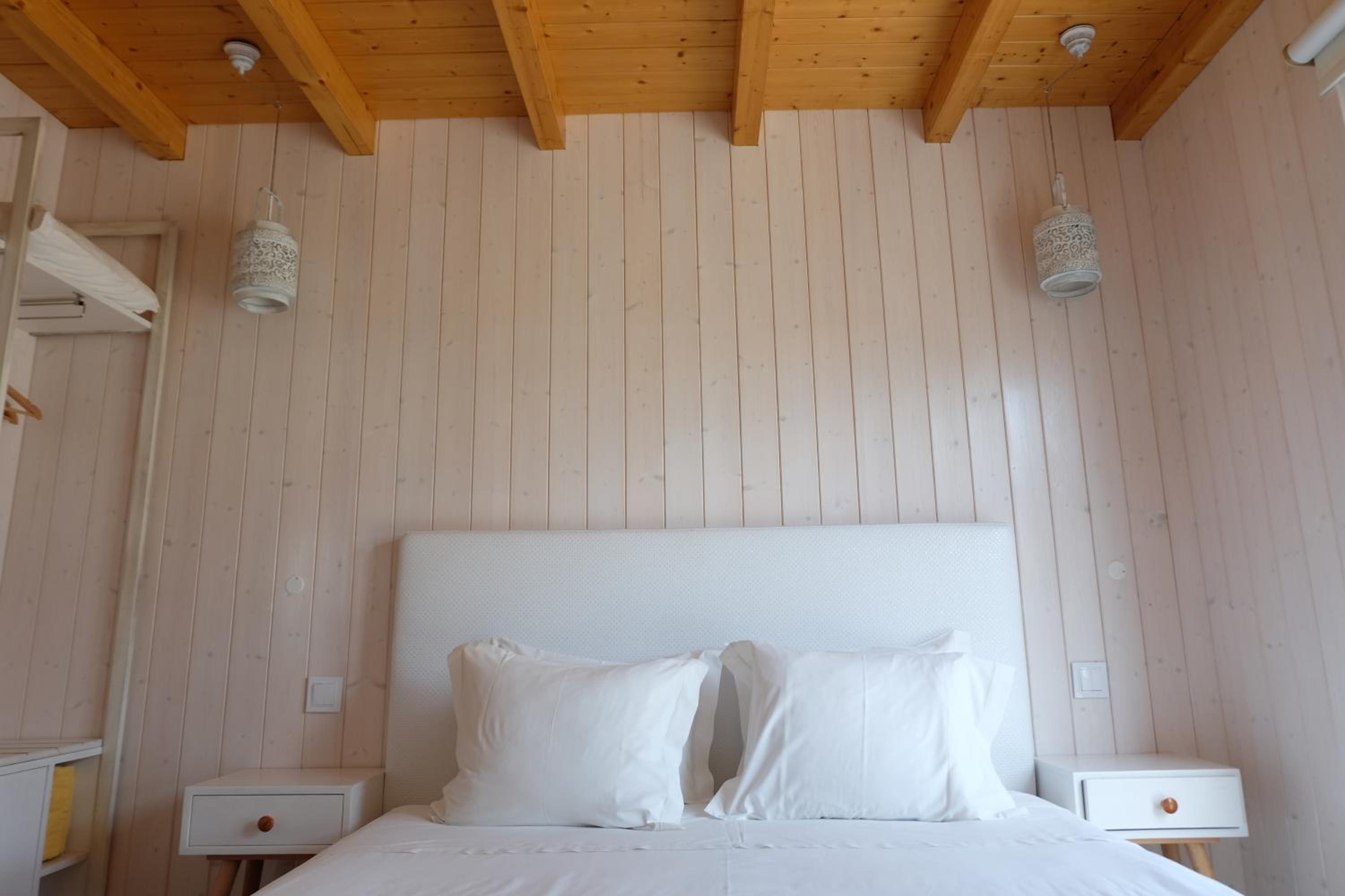 Two-Bedroom House - Photo 4