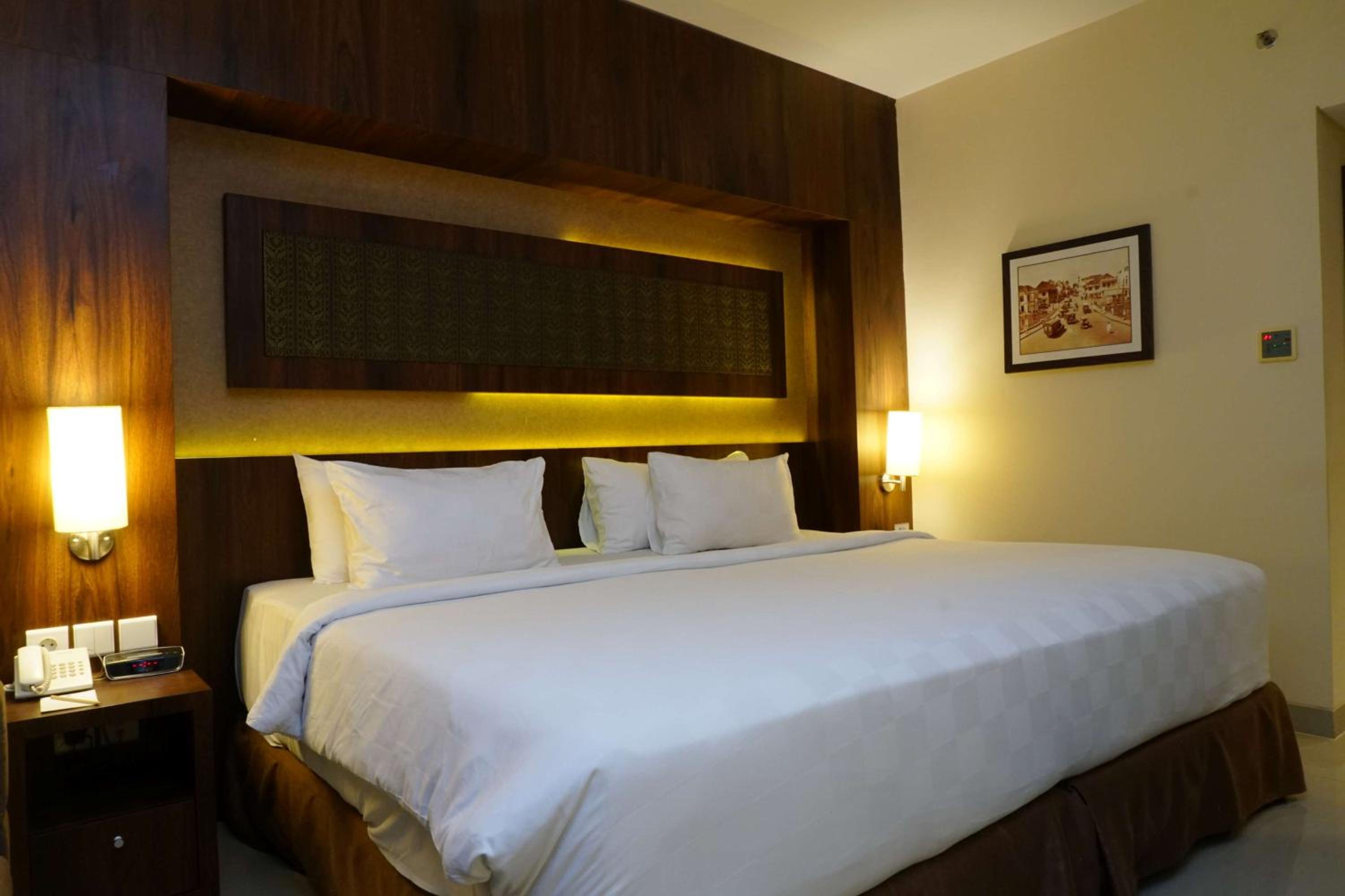 Executive Queen Room - Non-Smoking photo 3