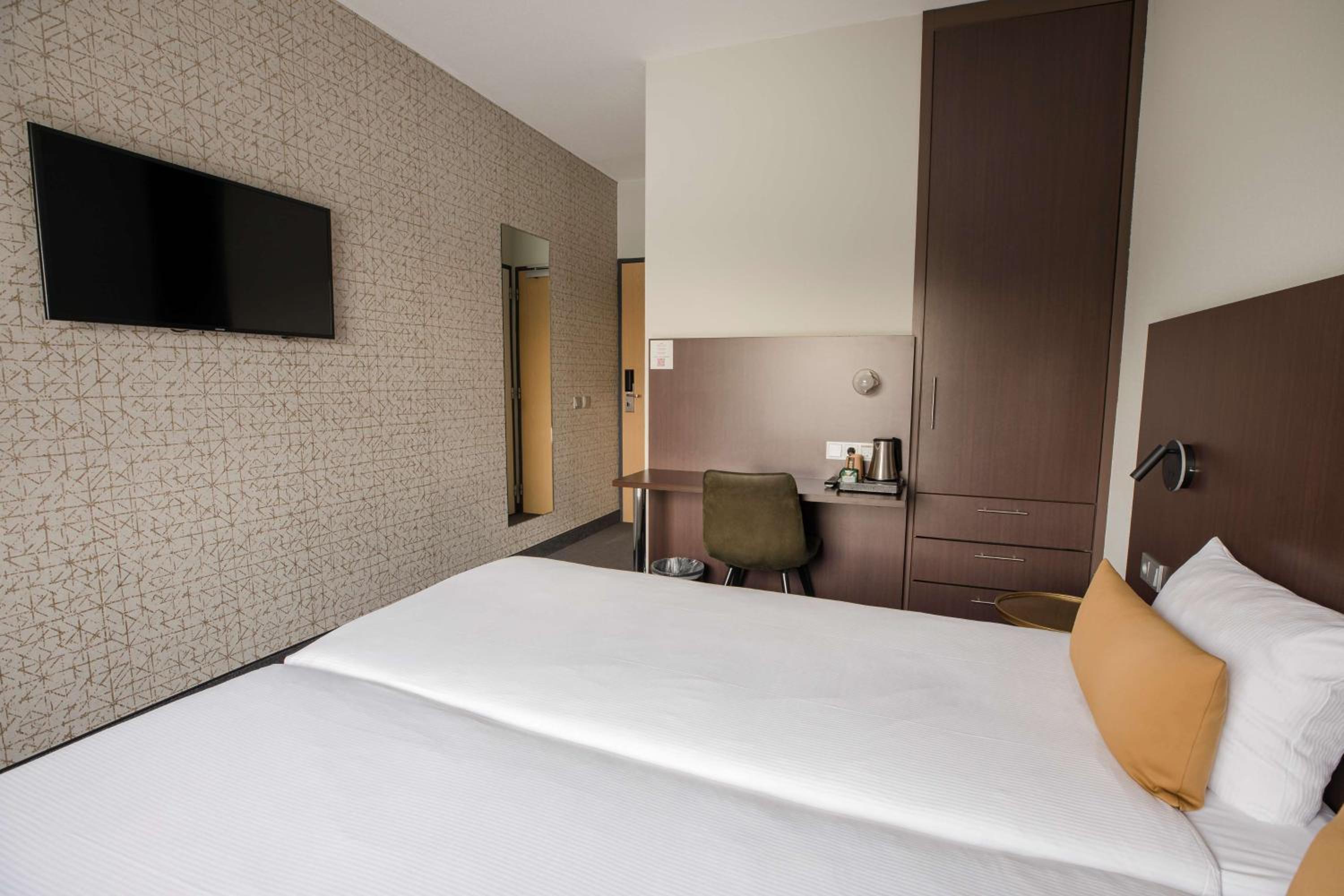 Twin Room - Photo 2